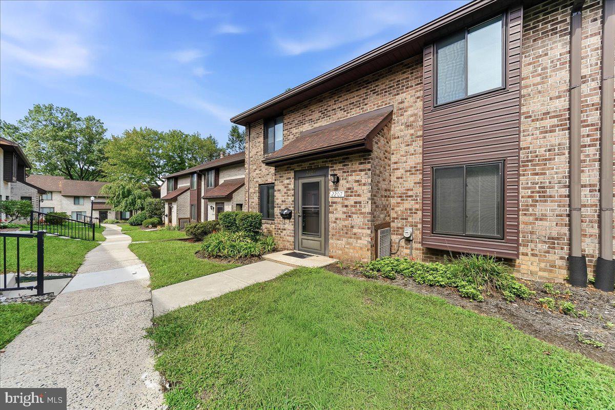2207 ASPEN CIRCLE