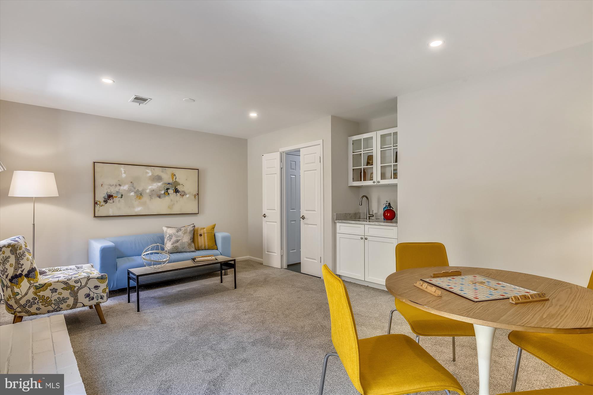 VERNON SQUARE - Residential