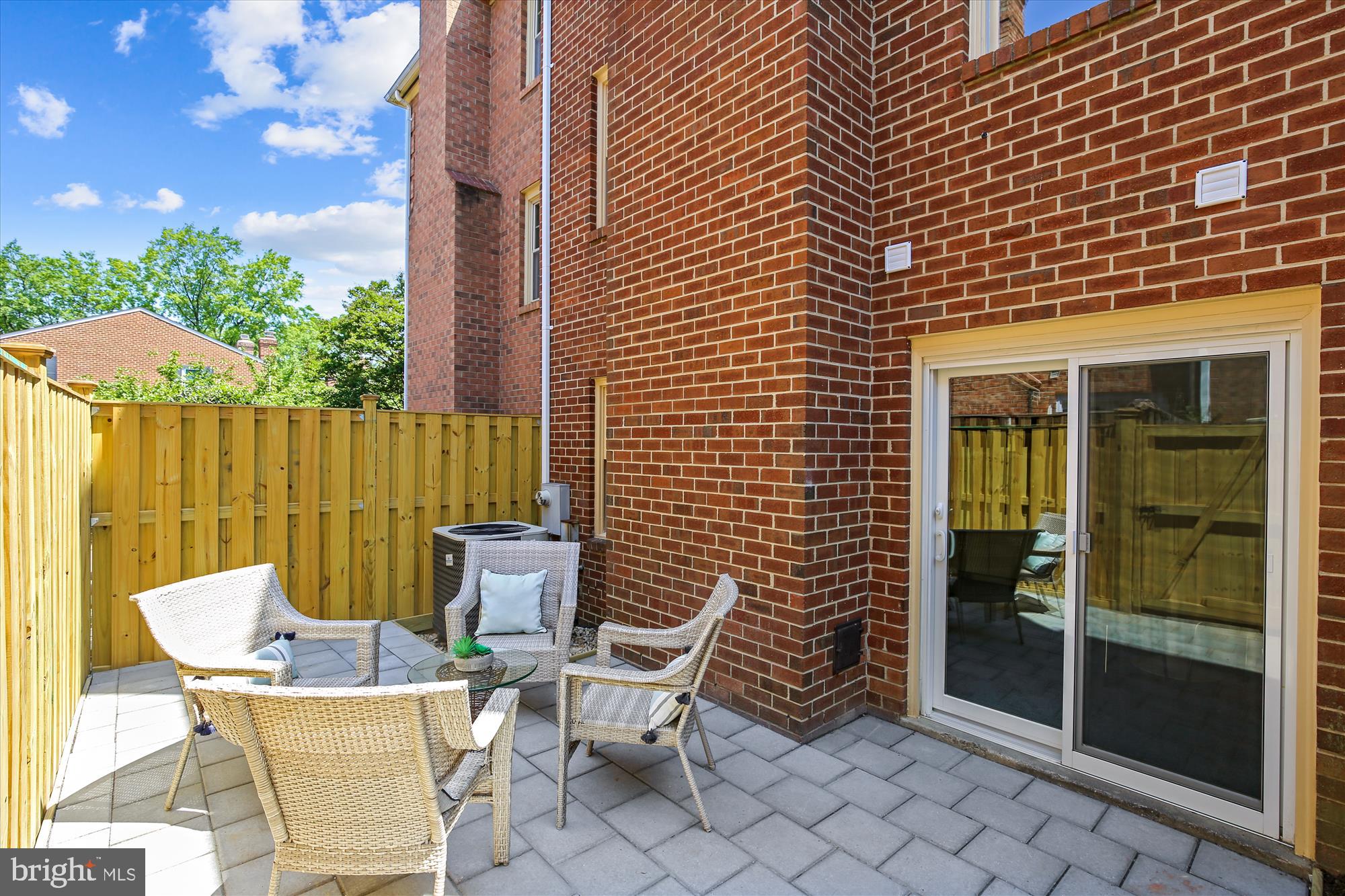 VERNON SQUARE - Residential