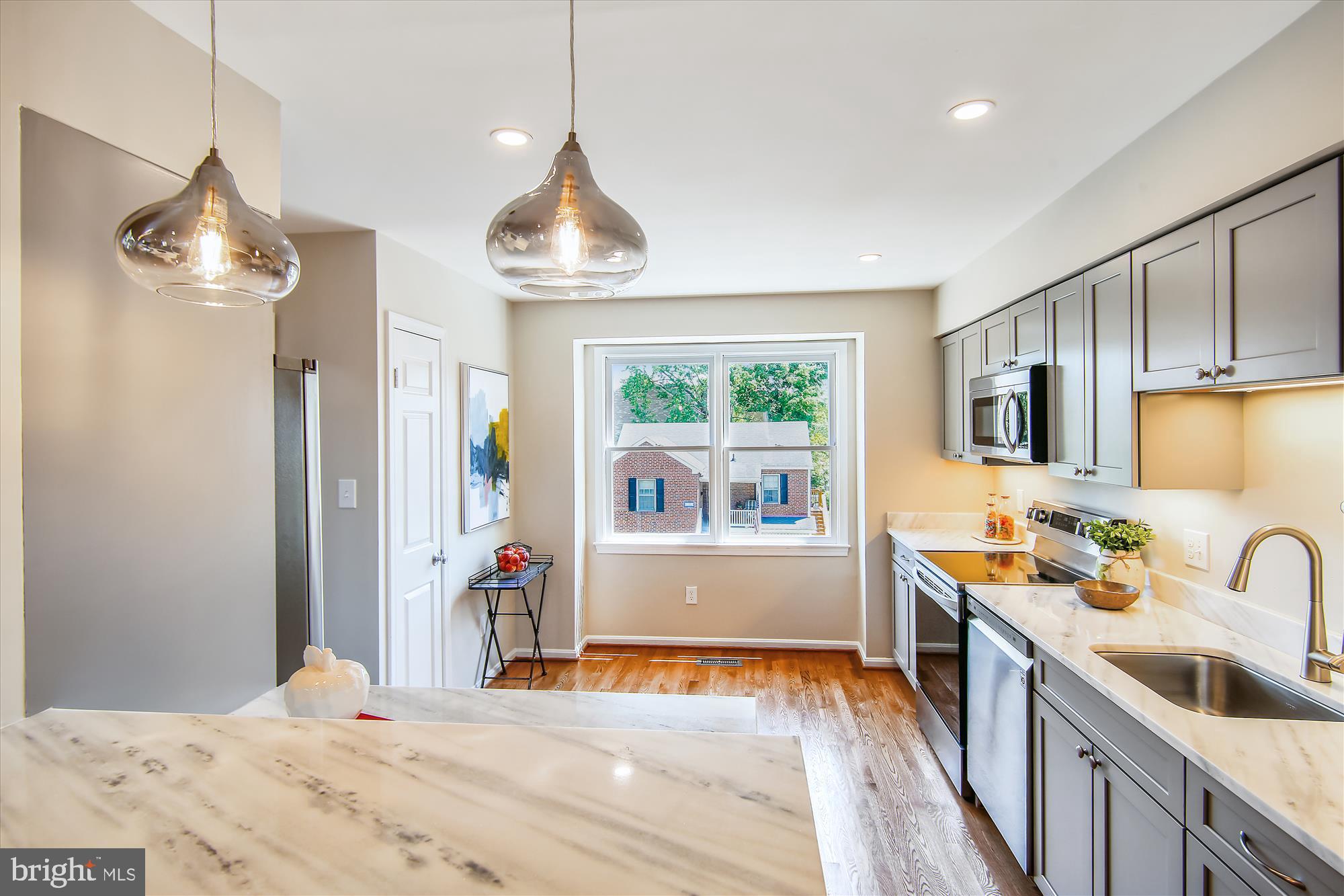 VERNON SQUARE - Residential