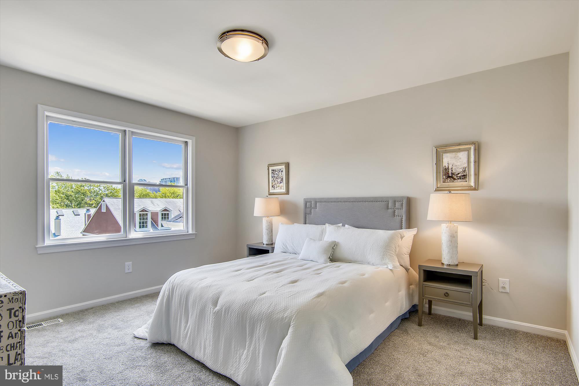 VERNON SQUARE - Residential