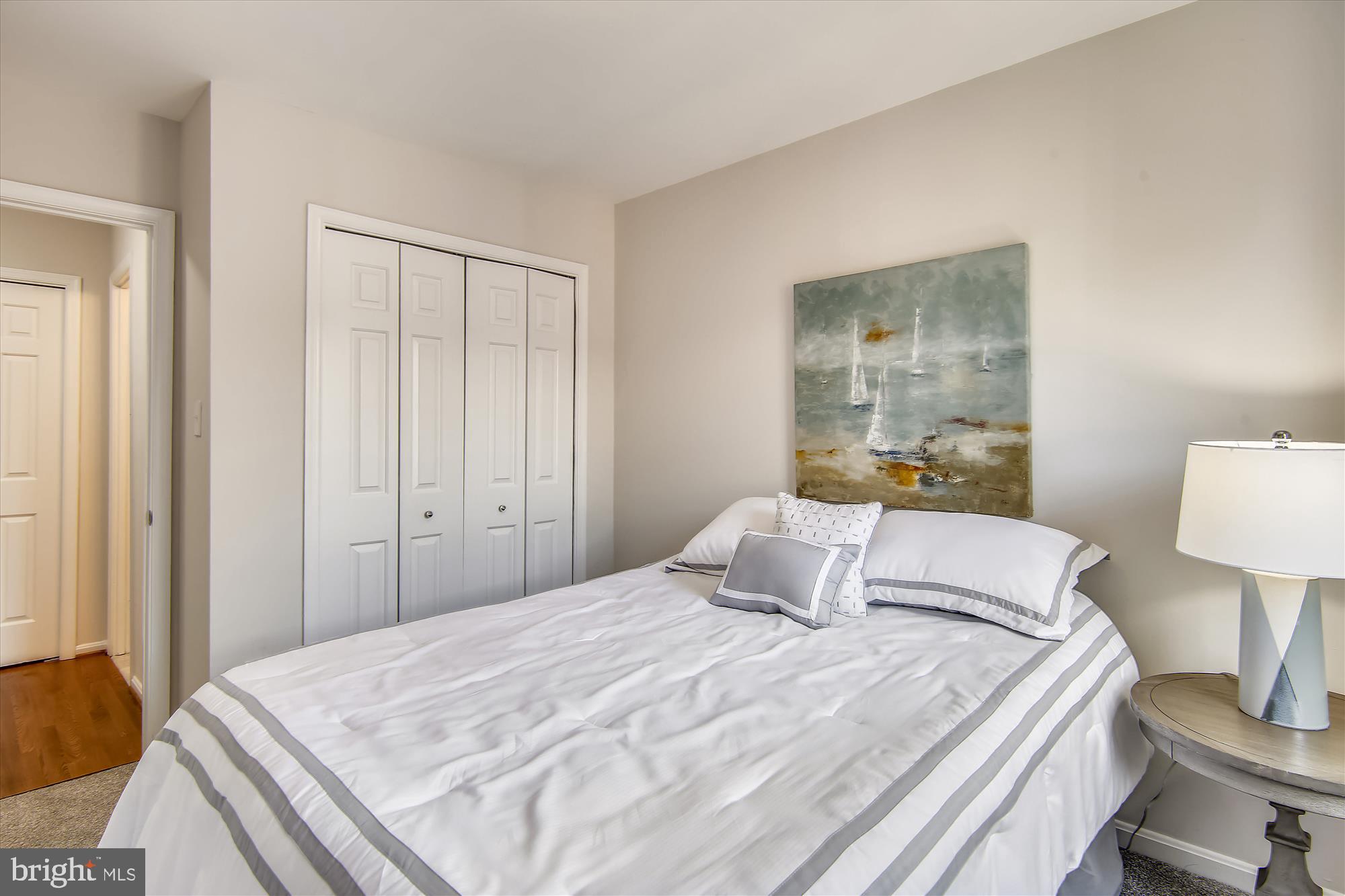 VERNON SQUARE - Residential