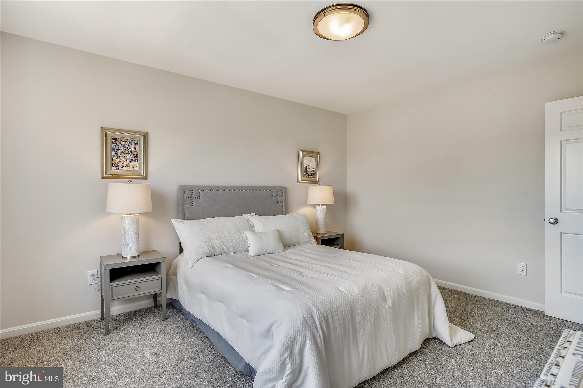 VERNON SQUARE - Residential