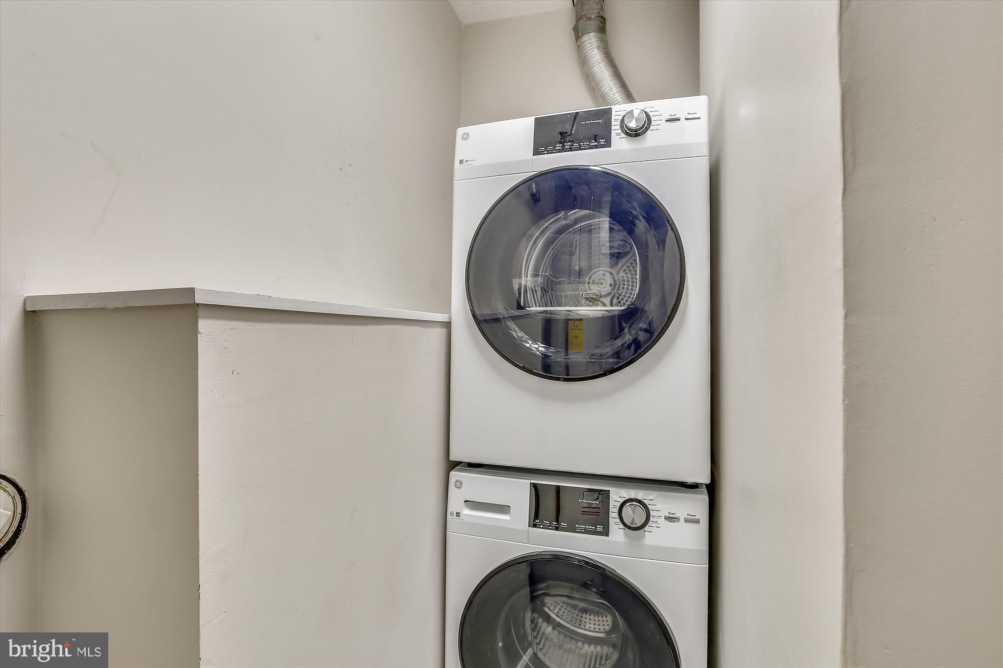 VERNON SQUARE - Residential