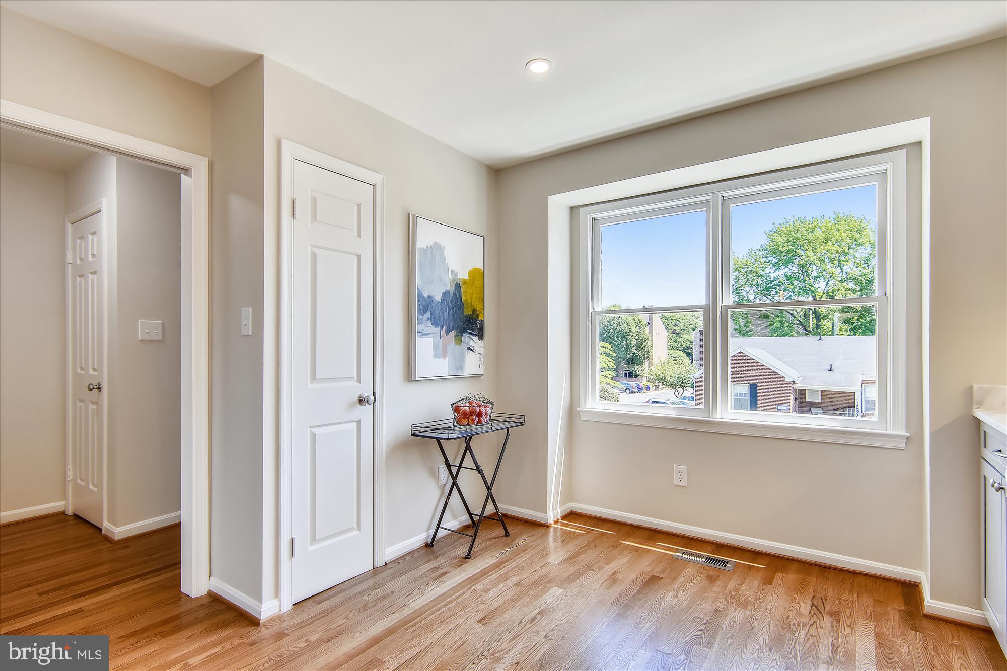 VERNON SQUARE - Residential