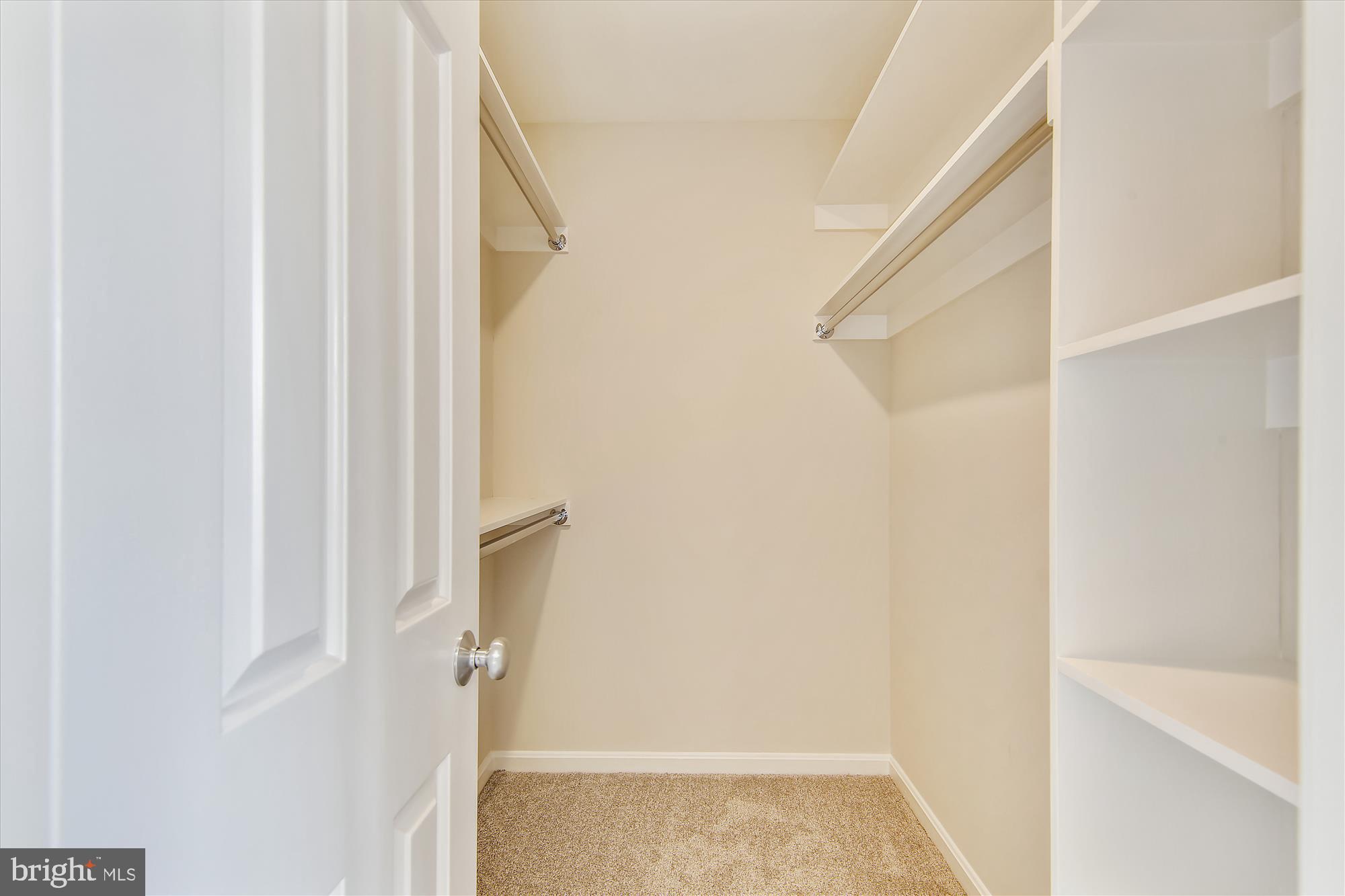 VERNON SQUARE - Residential