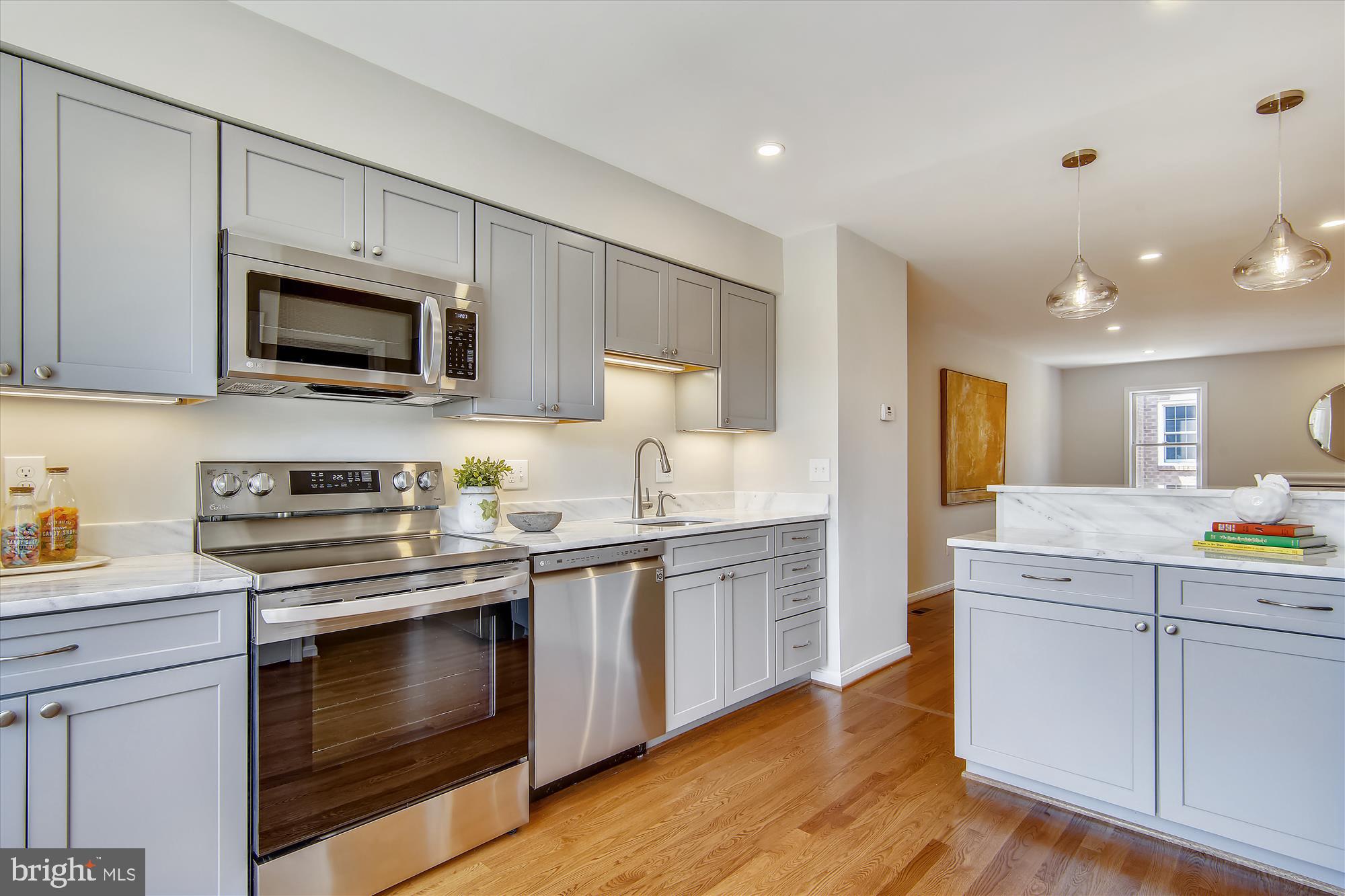 VERNON SQUARE - Residential