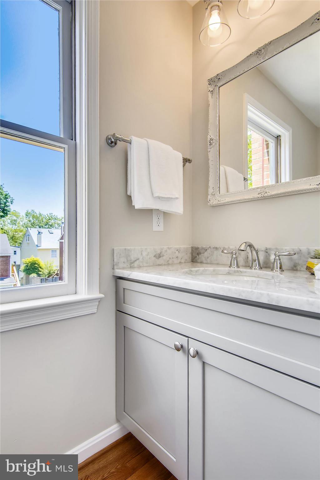 VERNON SQUARE - Residential