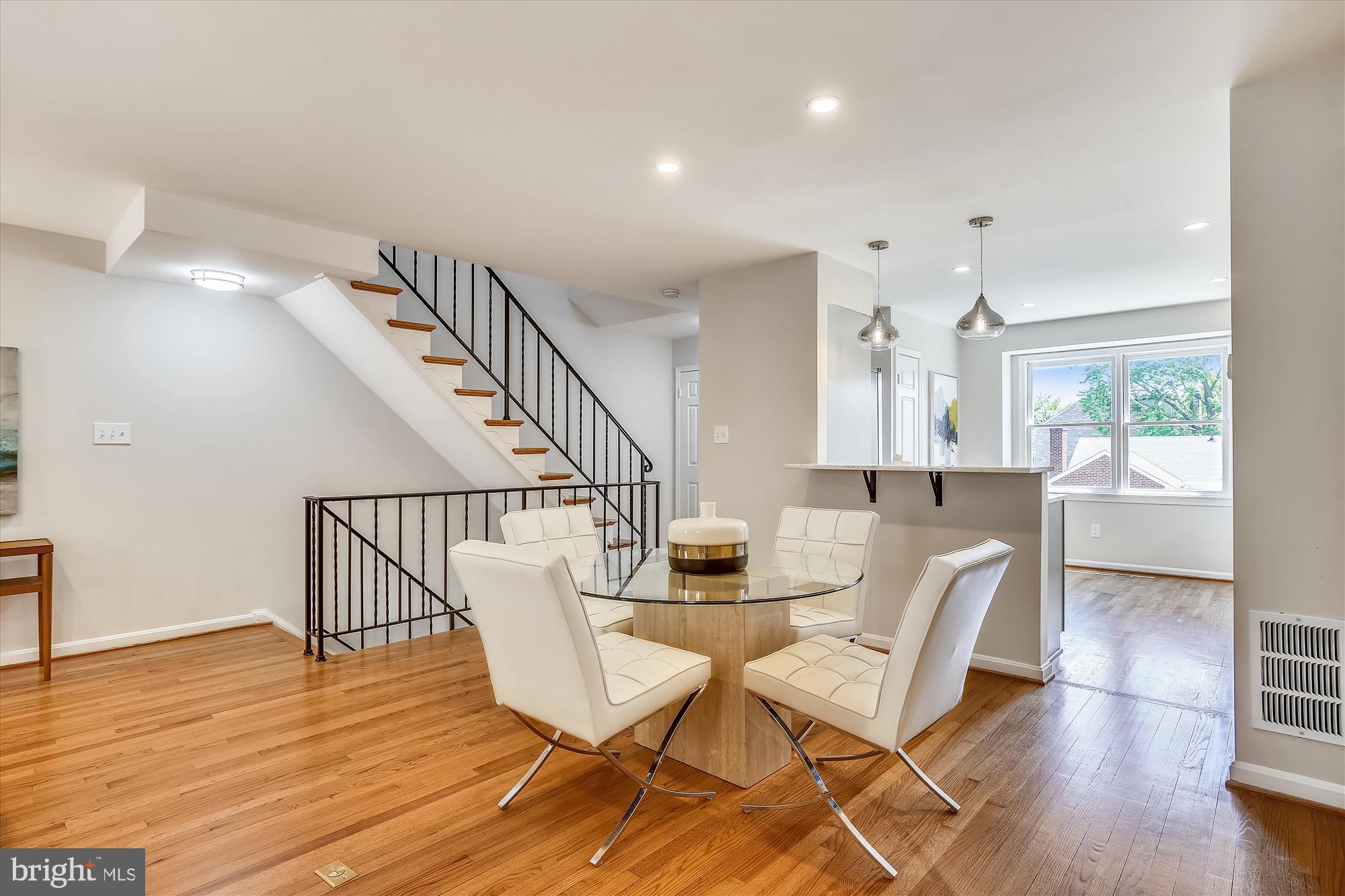 VERNON SQUARE - Residential