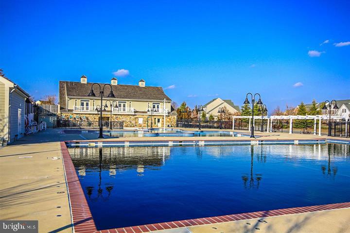 VILLAGES OF URBANA - Residential Lease