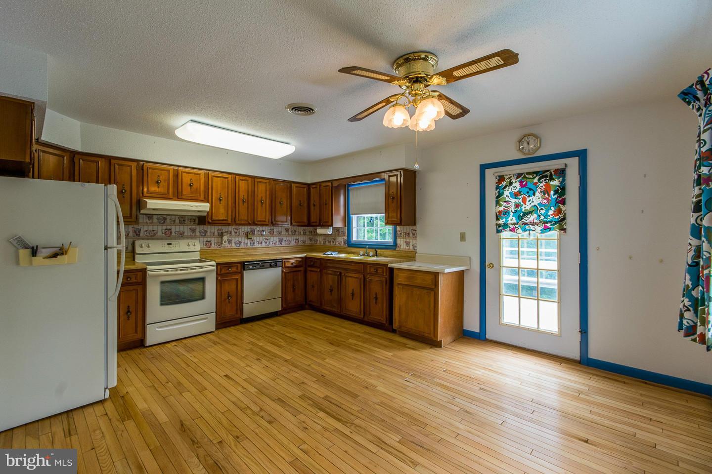 LAKEWOOD HILLS - Residential