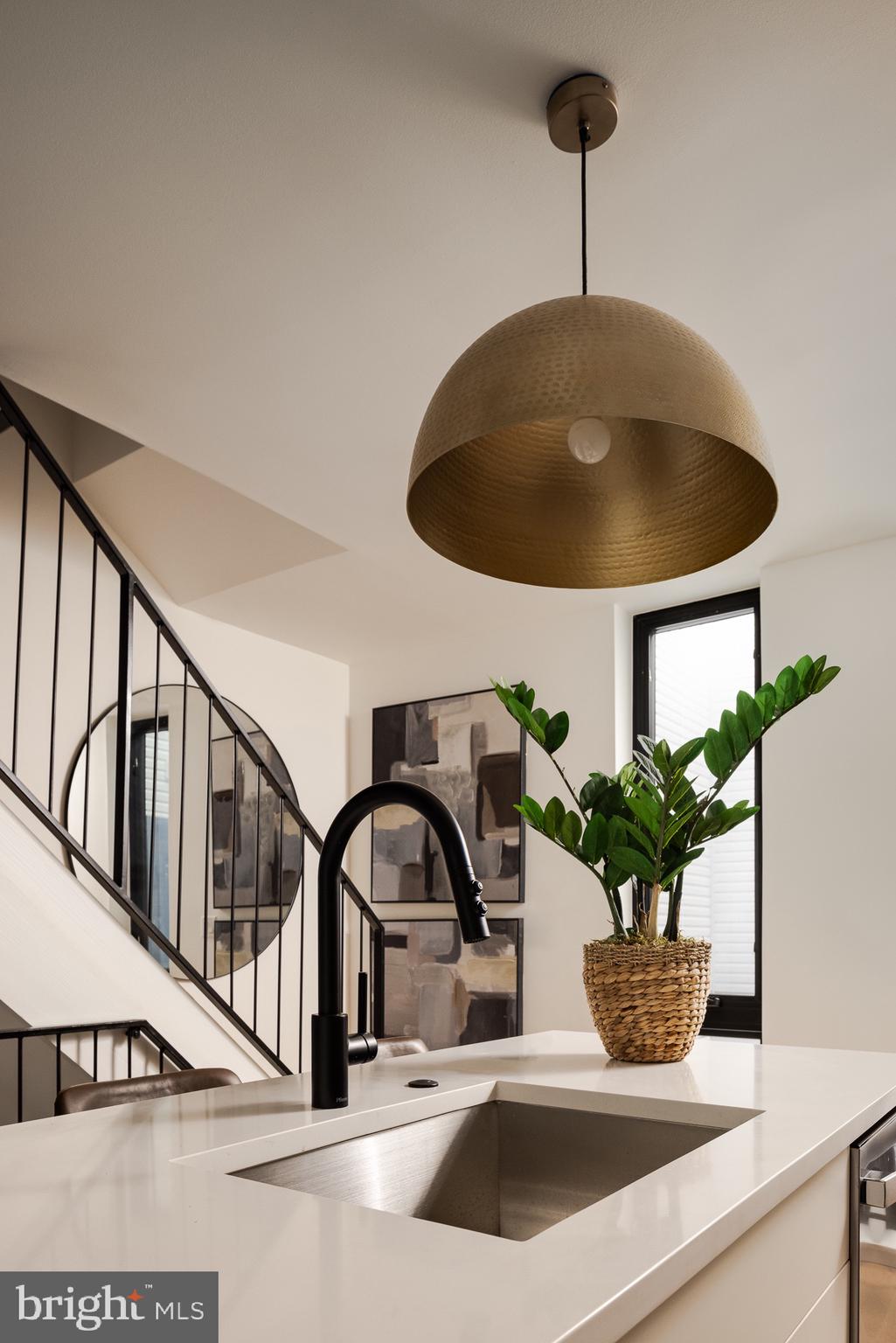 EAST KENSINGTON - Residential