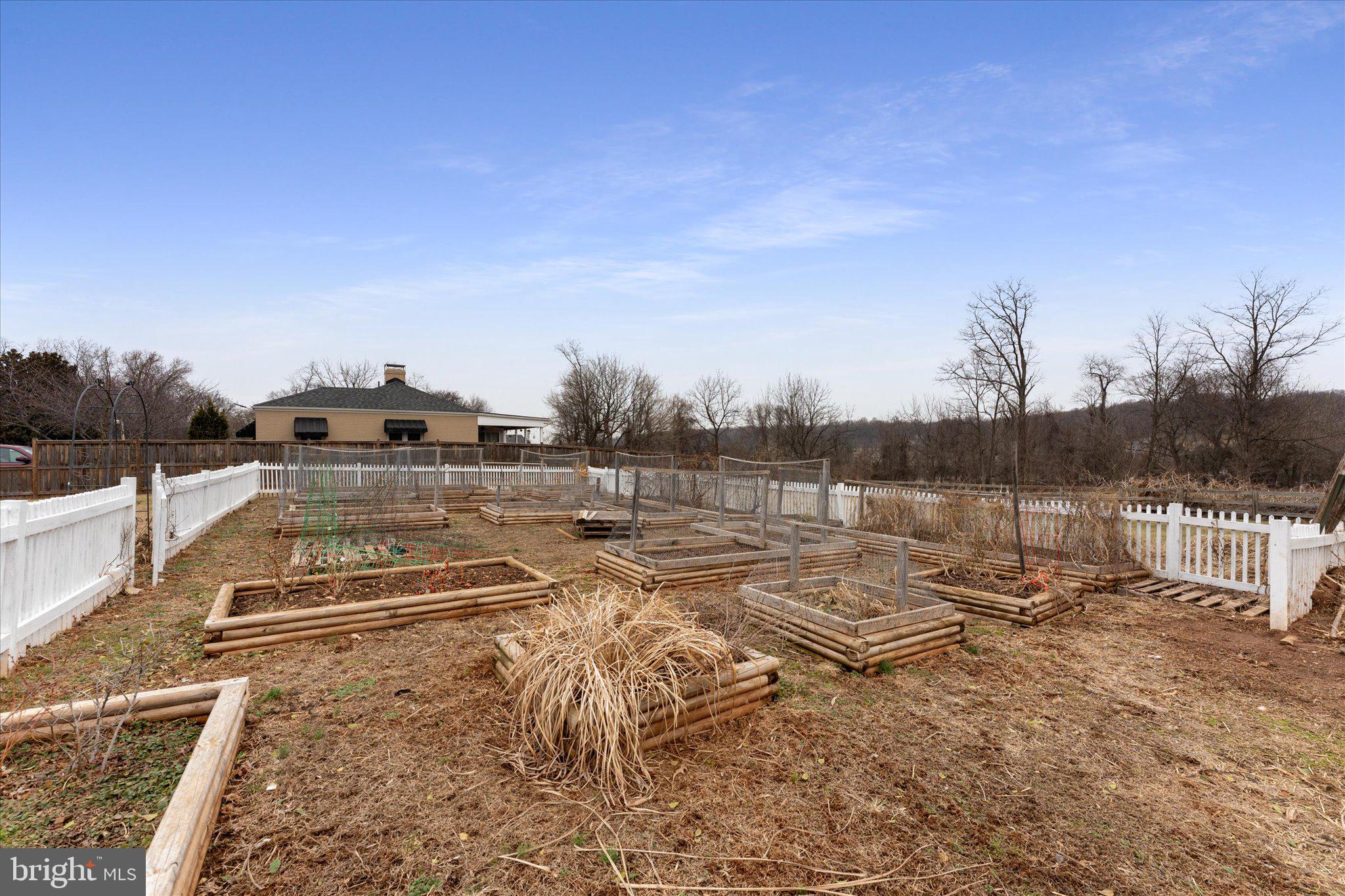 PAEONIAN SPRINGS - Residential