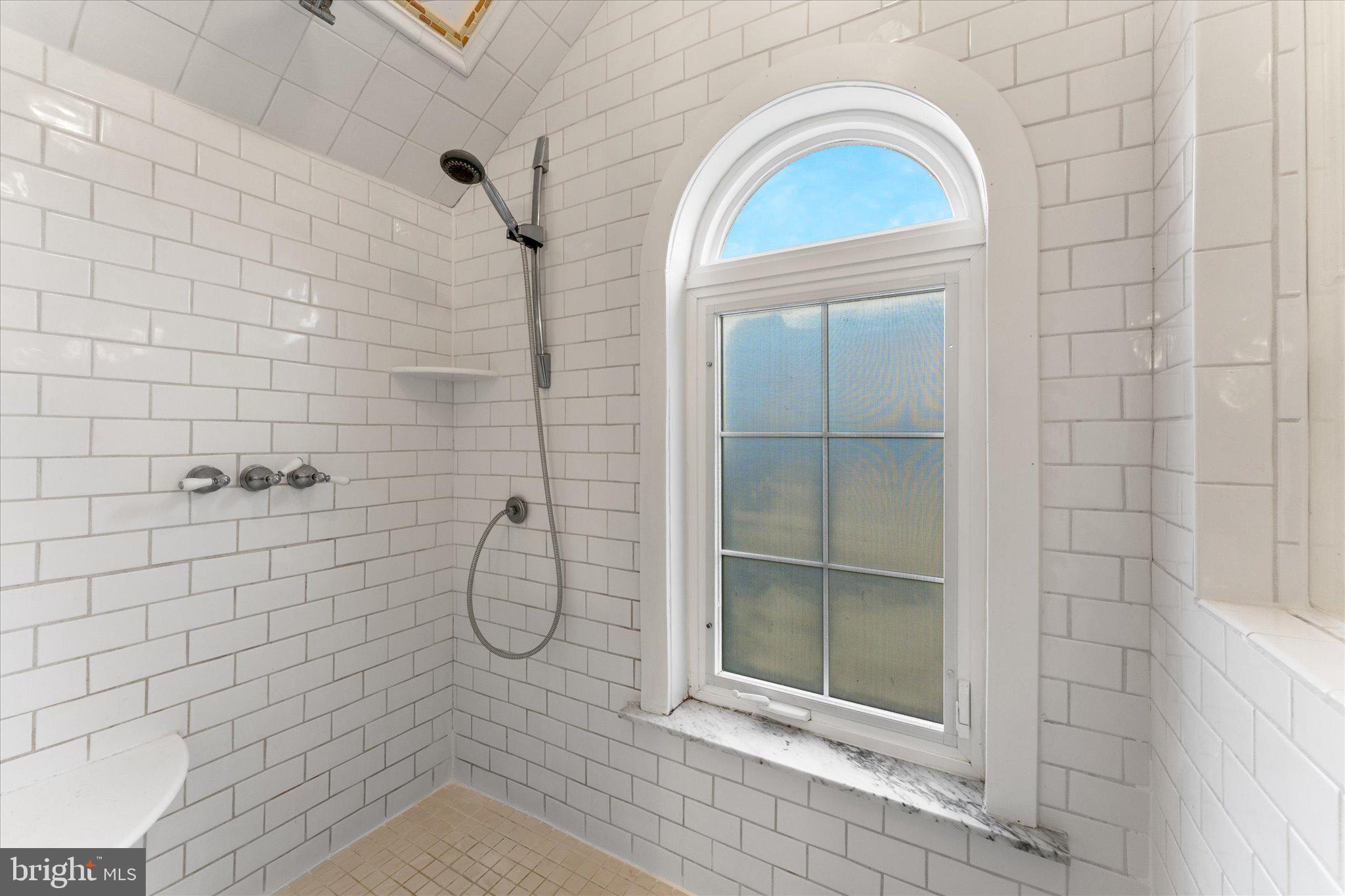 PAEONIAN SPRINGS - Residential