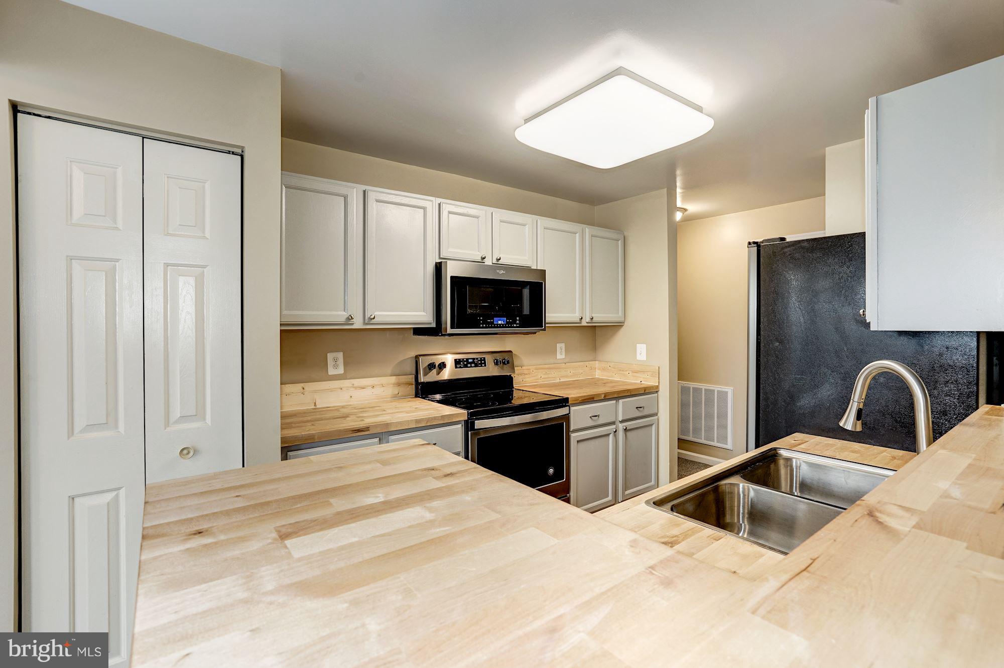 SOUTH MEADOWS - Residential