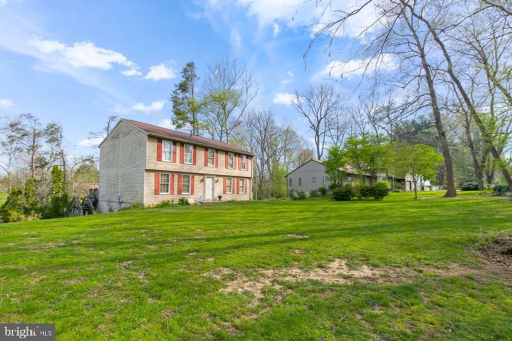 Photo of 833 N Old Road, Strasburg, PA 17579 (MLS # PALA2049906)