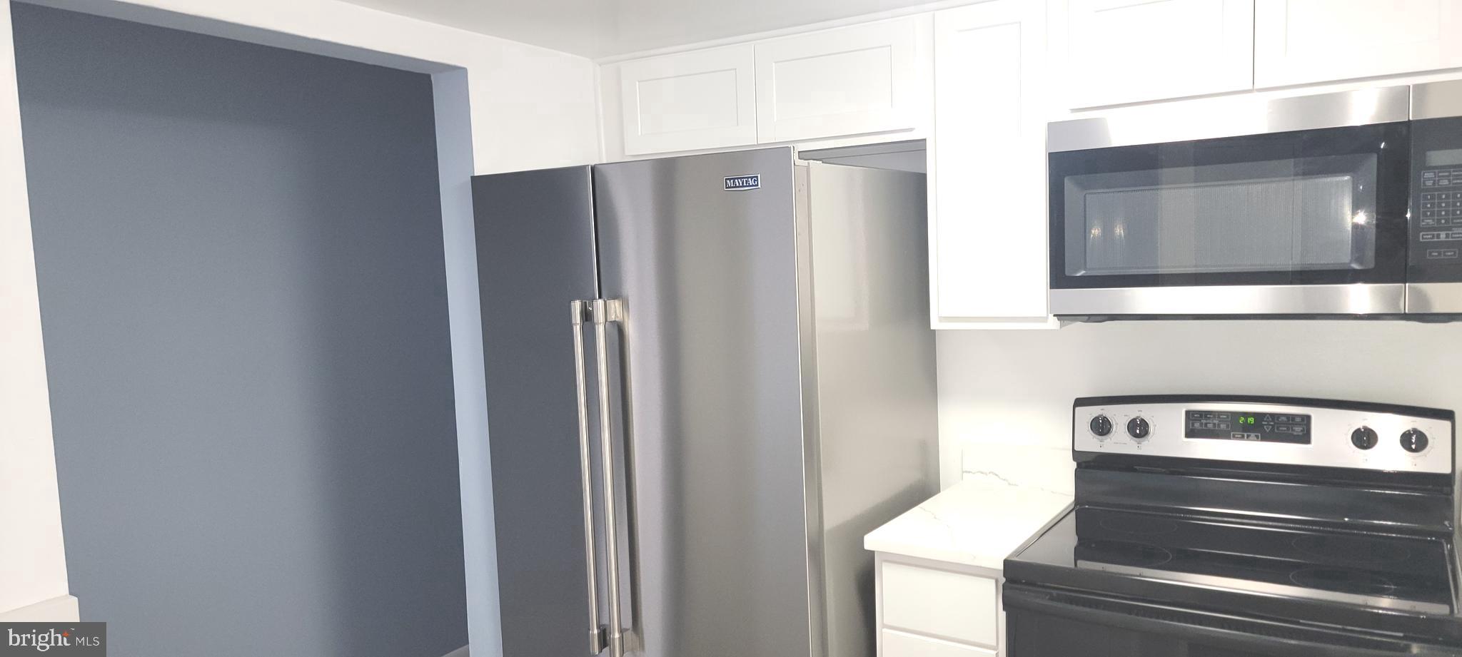 TREETOP CONDO - Residential