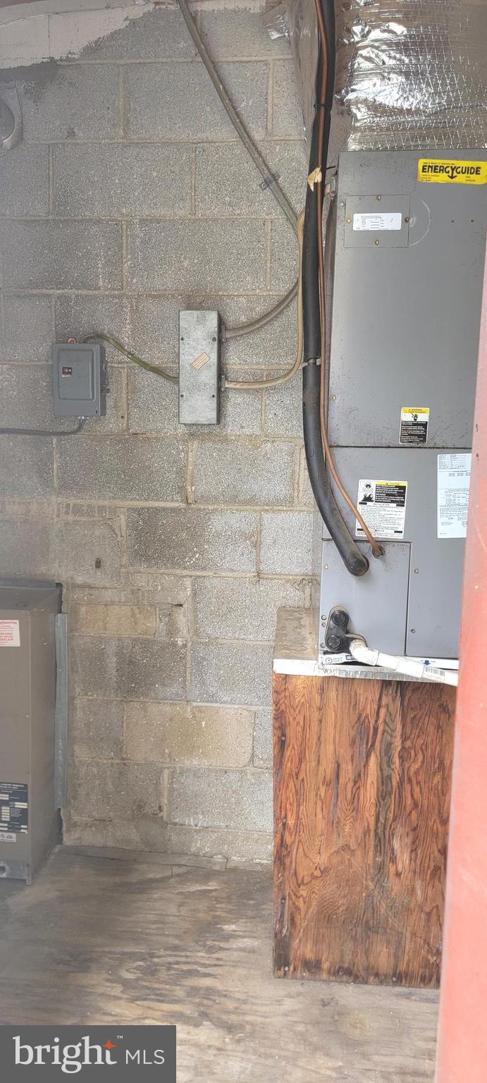 TREETOP CONDO - Residential