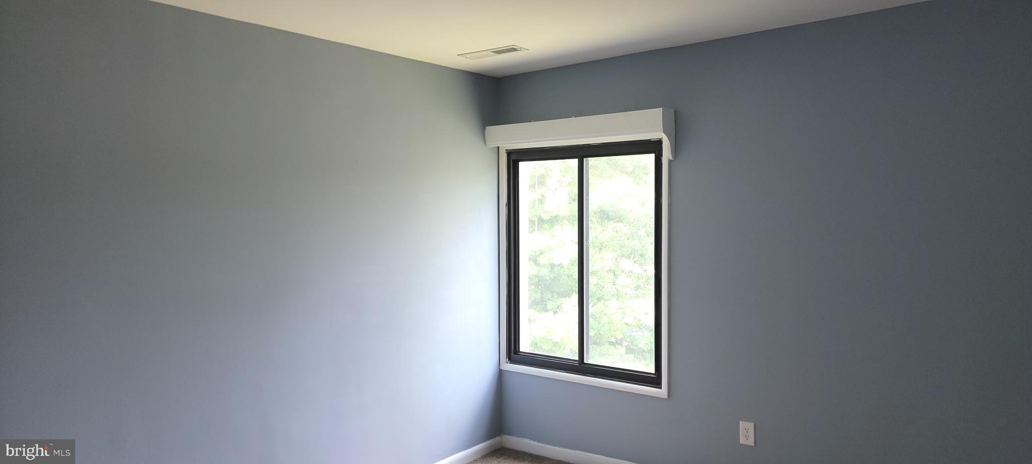 TREETOP CONDO - Residential