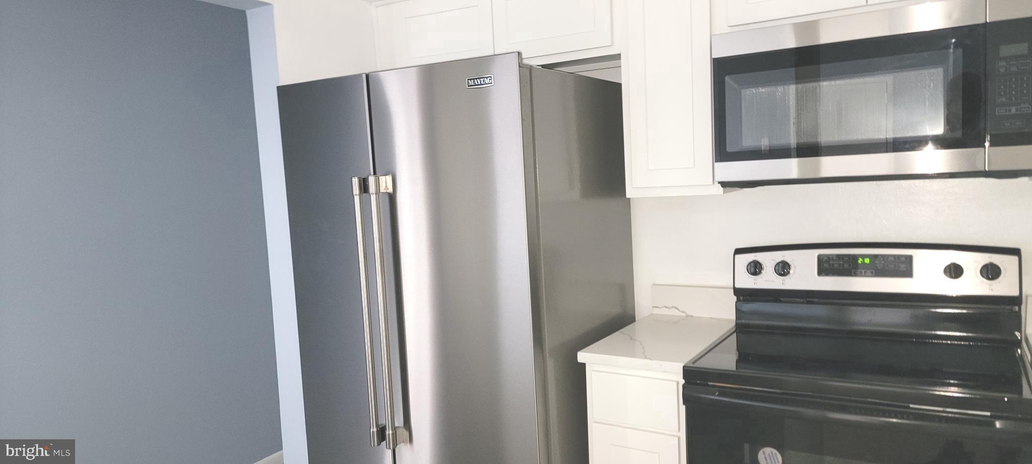 TREETOP CONDO - Residential