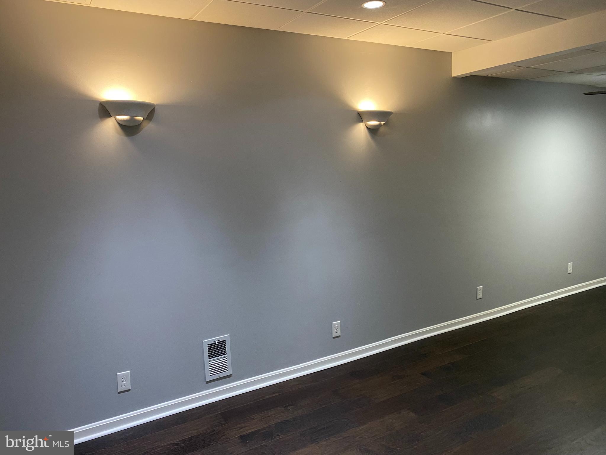 WASHINGTON VILLAGE - Residential