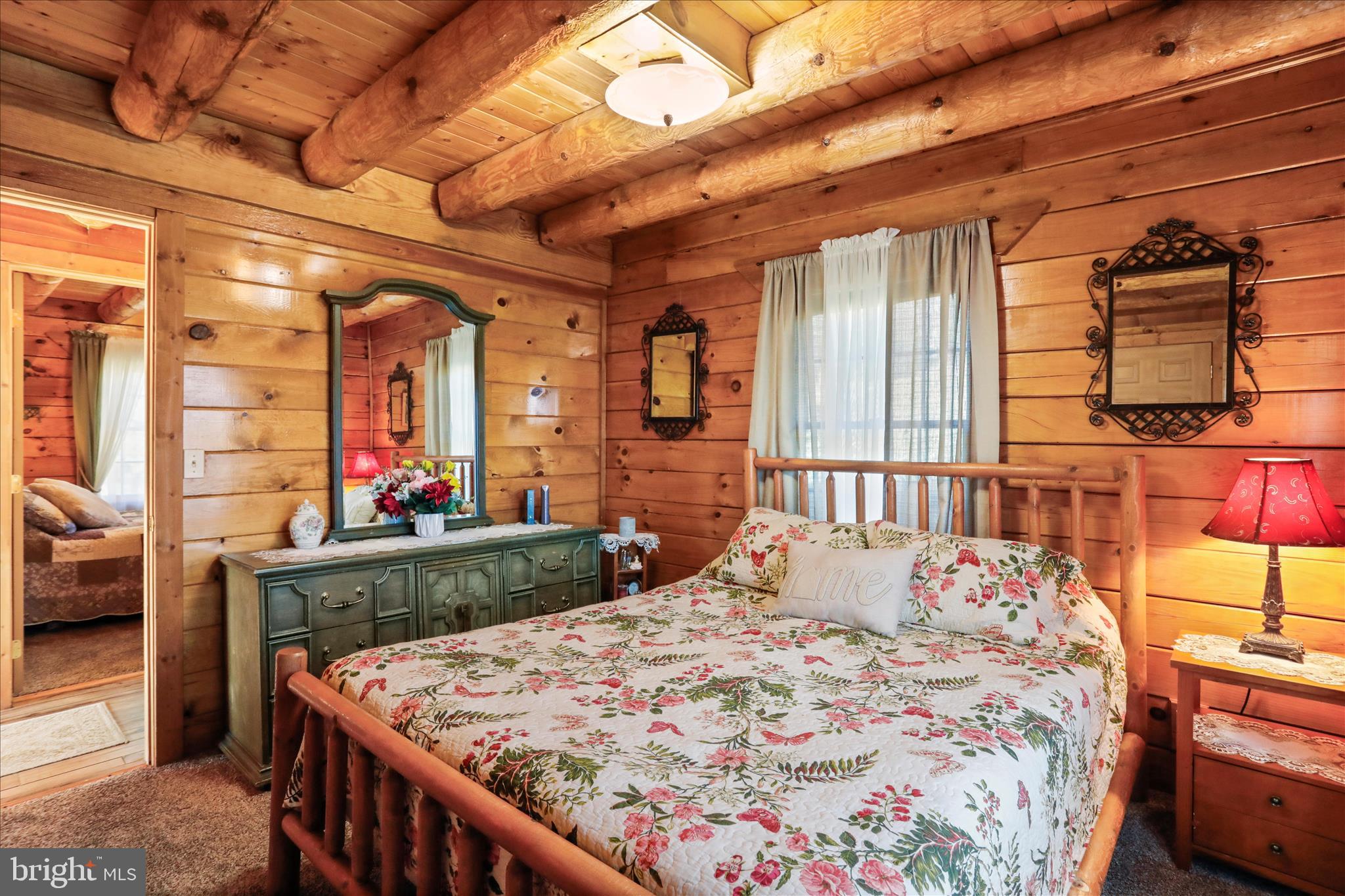 SMOKE HOLE LEGENDS - Residential