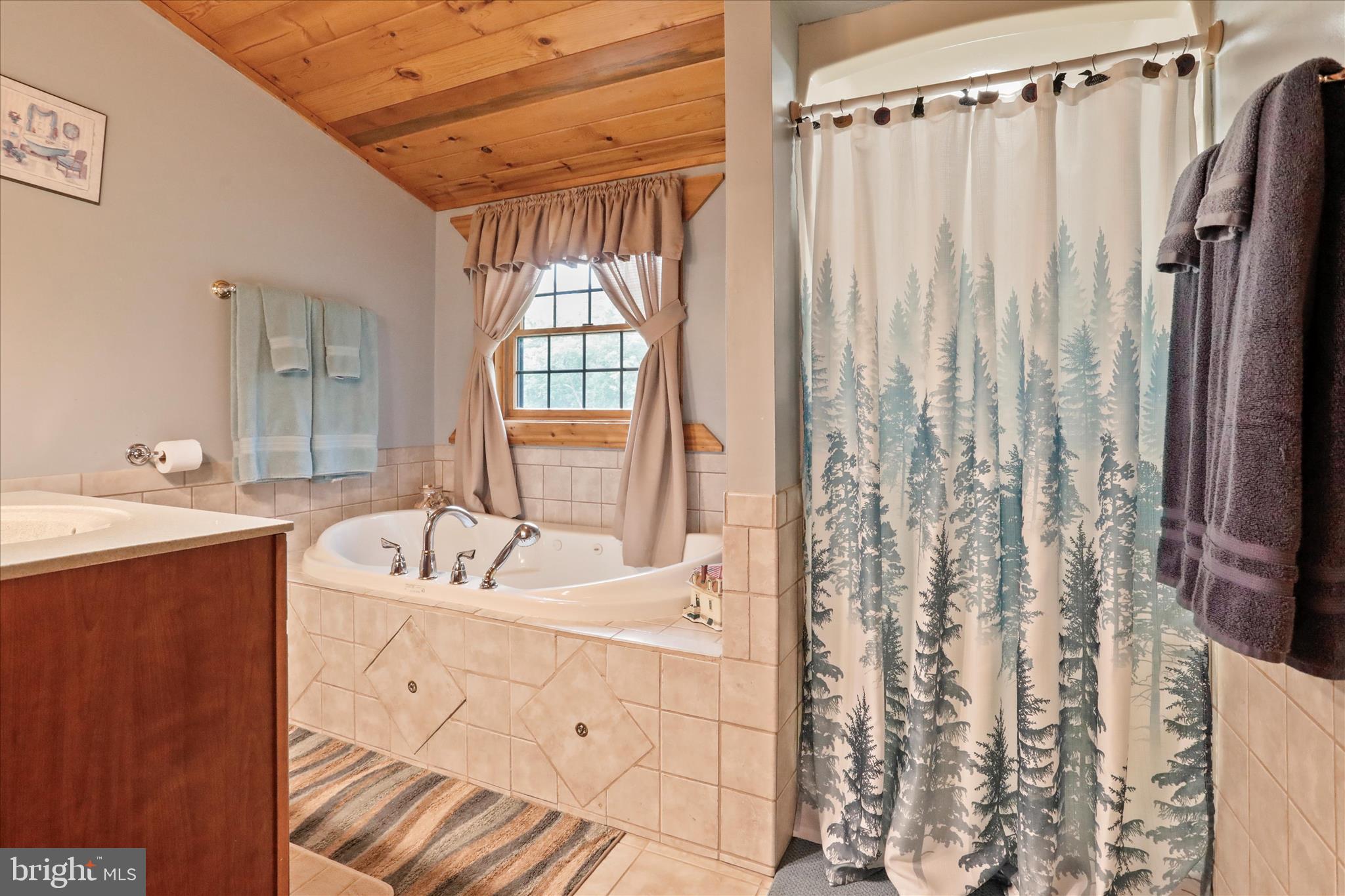 SMOKE HOLE LEGENDS - Residential