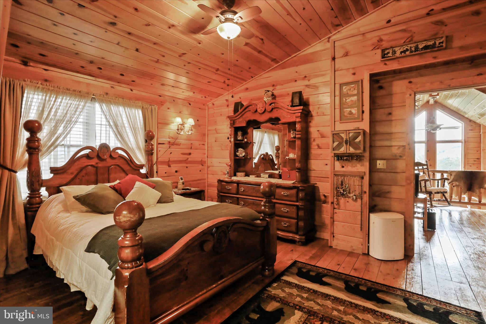 SMOKE HOLE LEGENDS - Residential