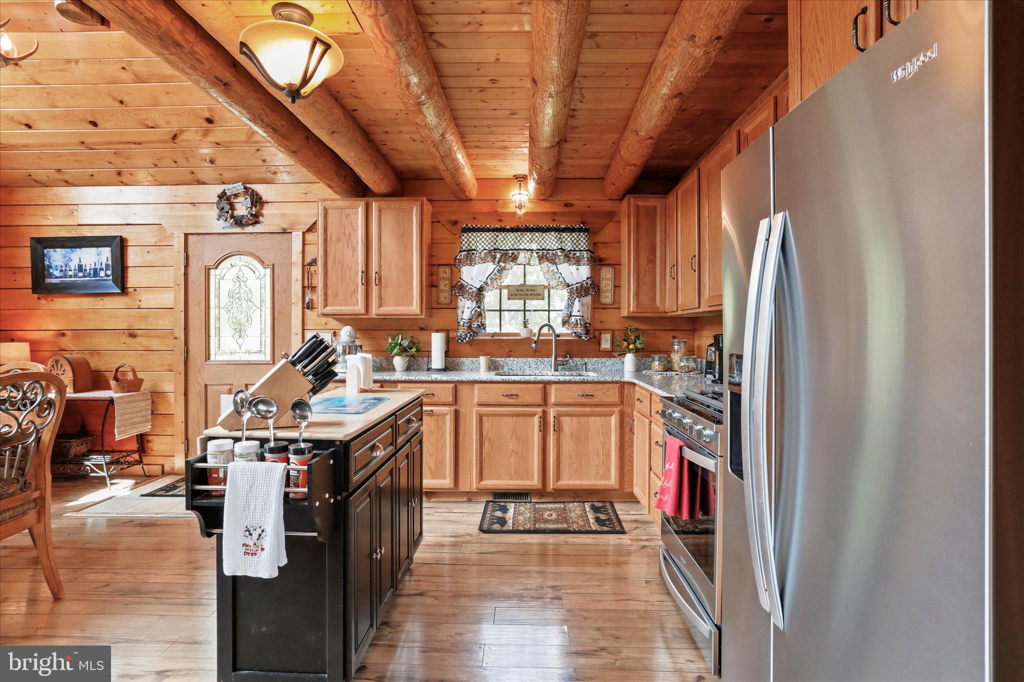 SMOKE HOLE LEGENDS - Residential