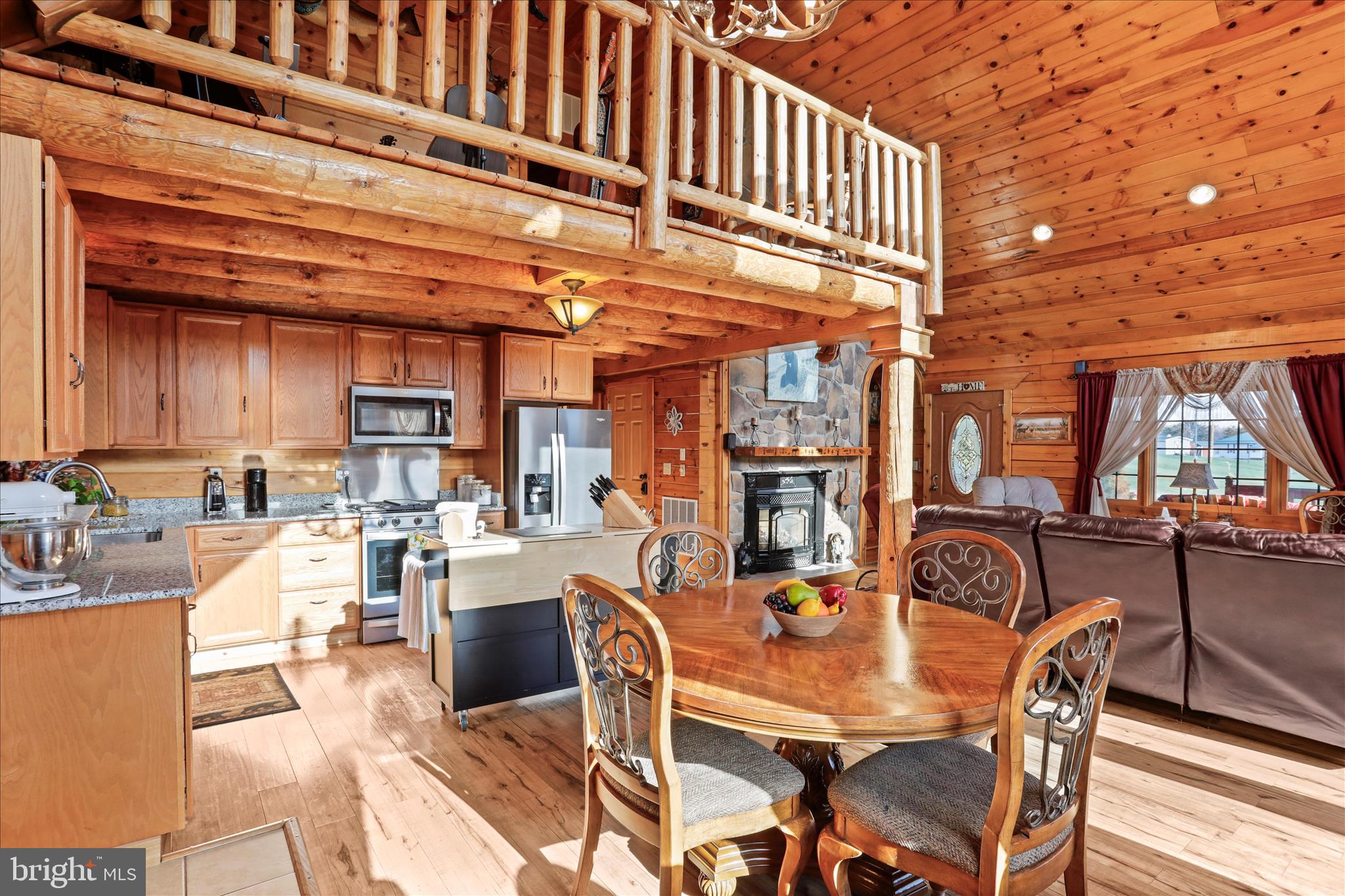 SMOKE HOLE LEGENDS - Residential