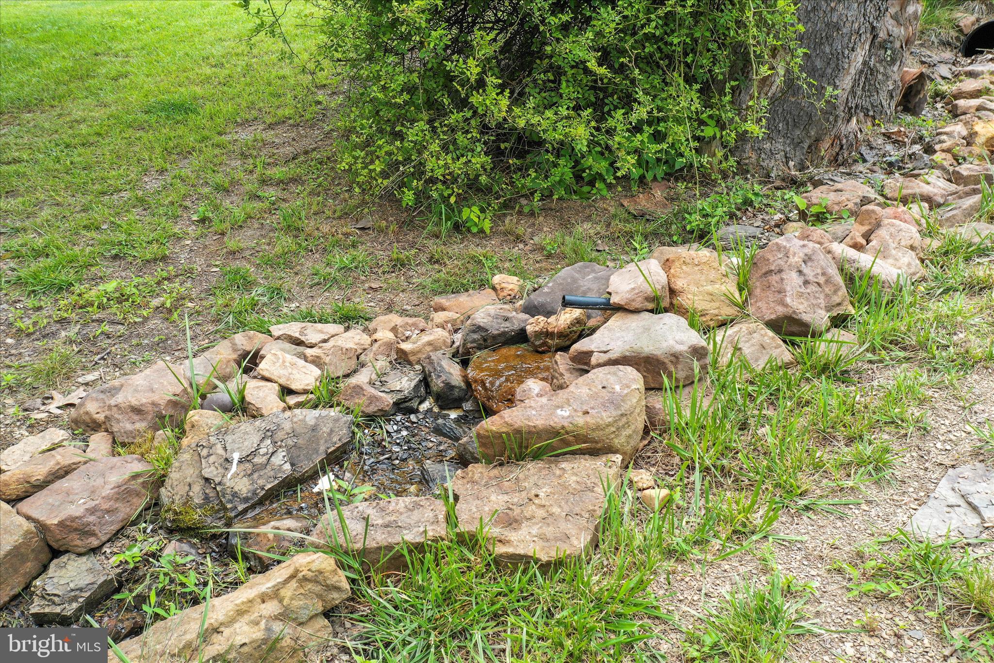 SMOKE HOLE LEGENDS - Residential