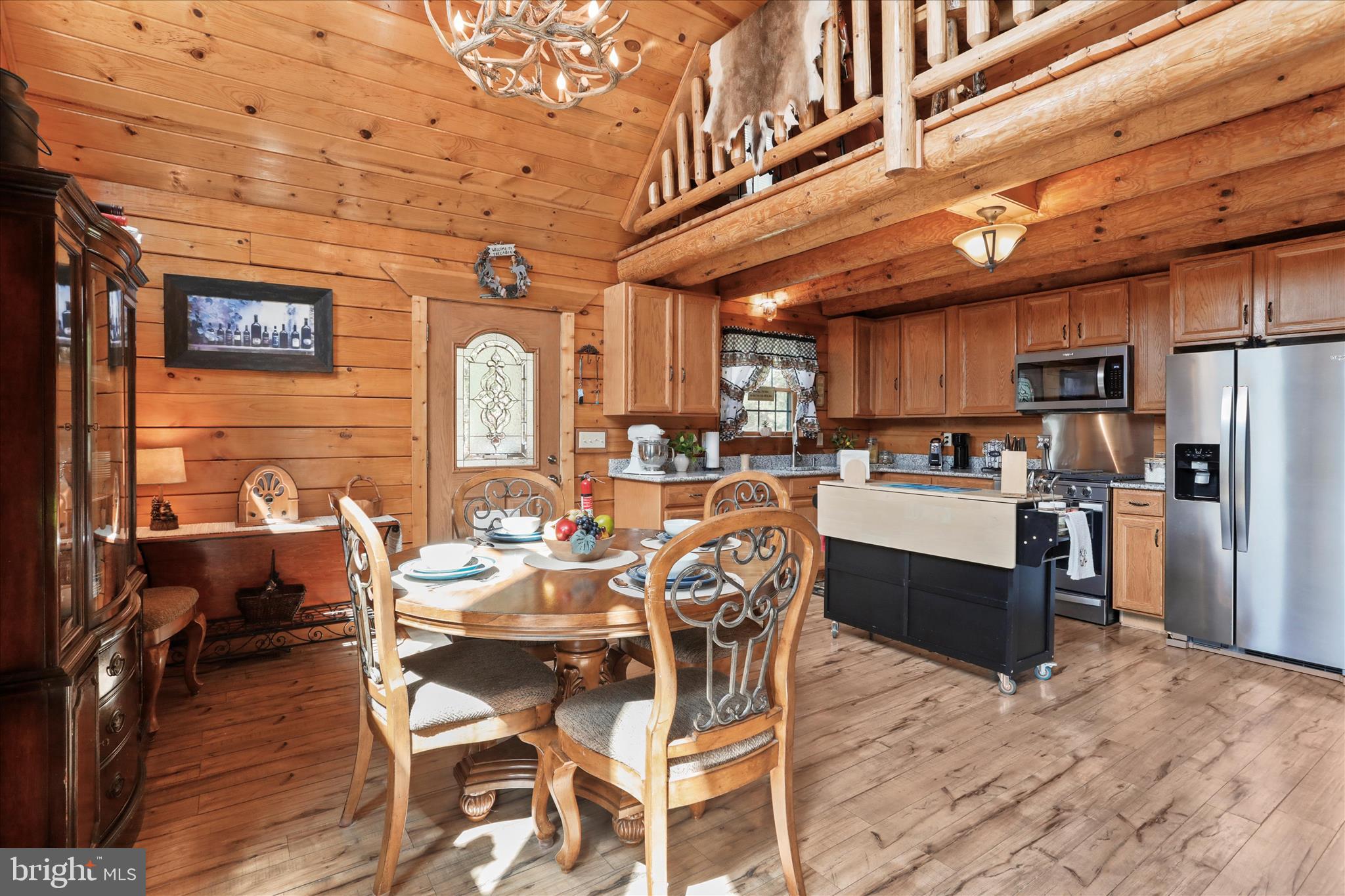 SMOKE HOLE LEGENDS - Residential