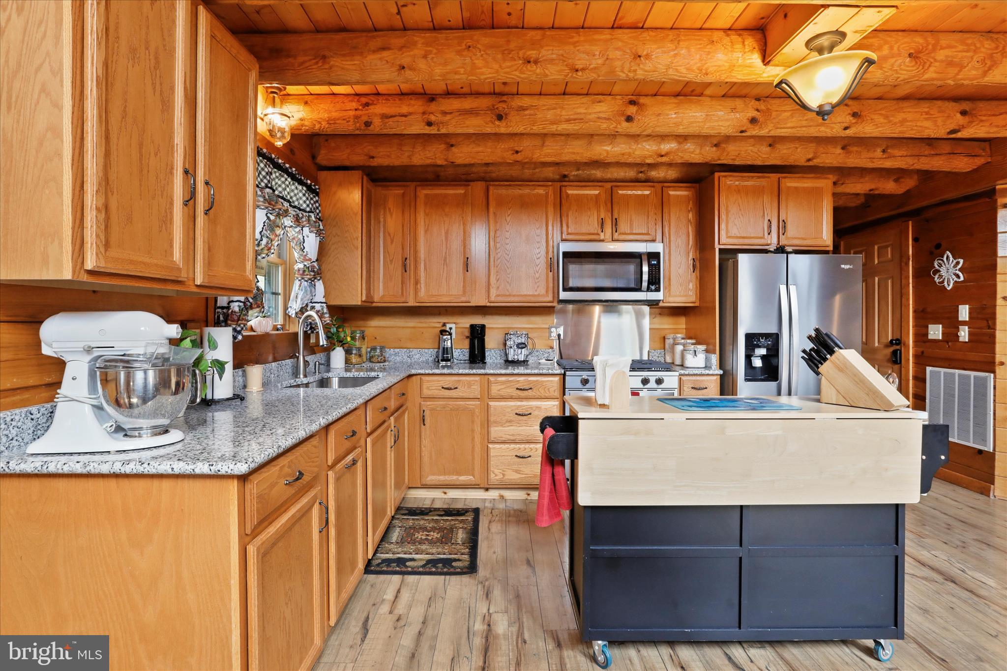 SMOKE HOLE LEGENDS - Residential