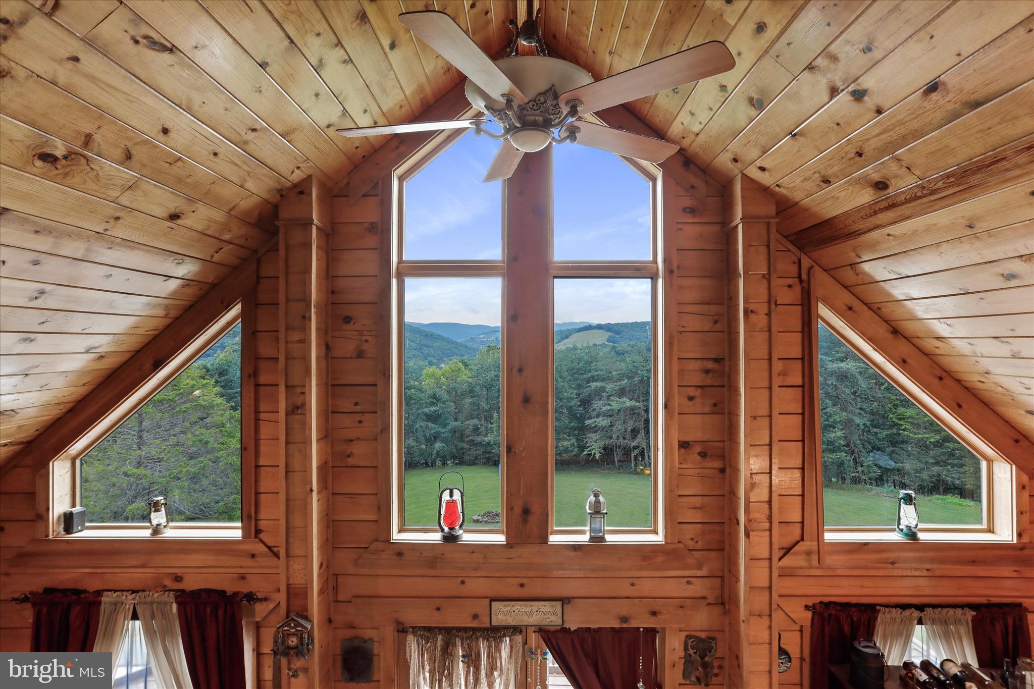 SMOKE HOLE LEGENDS - Residential