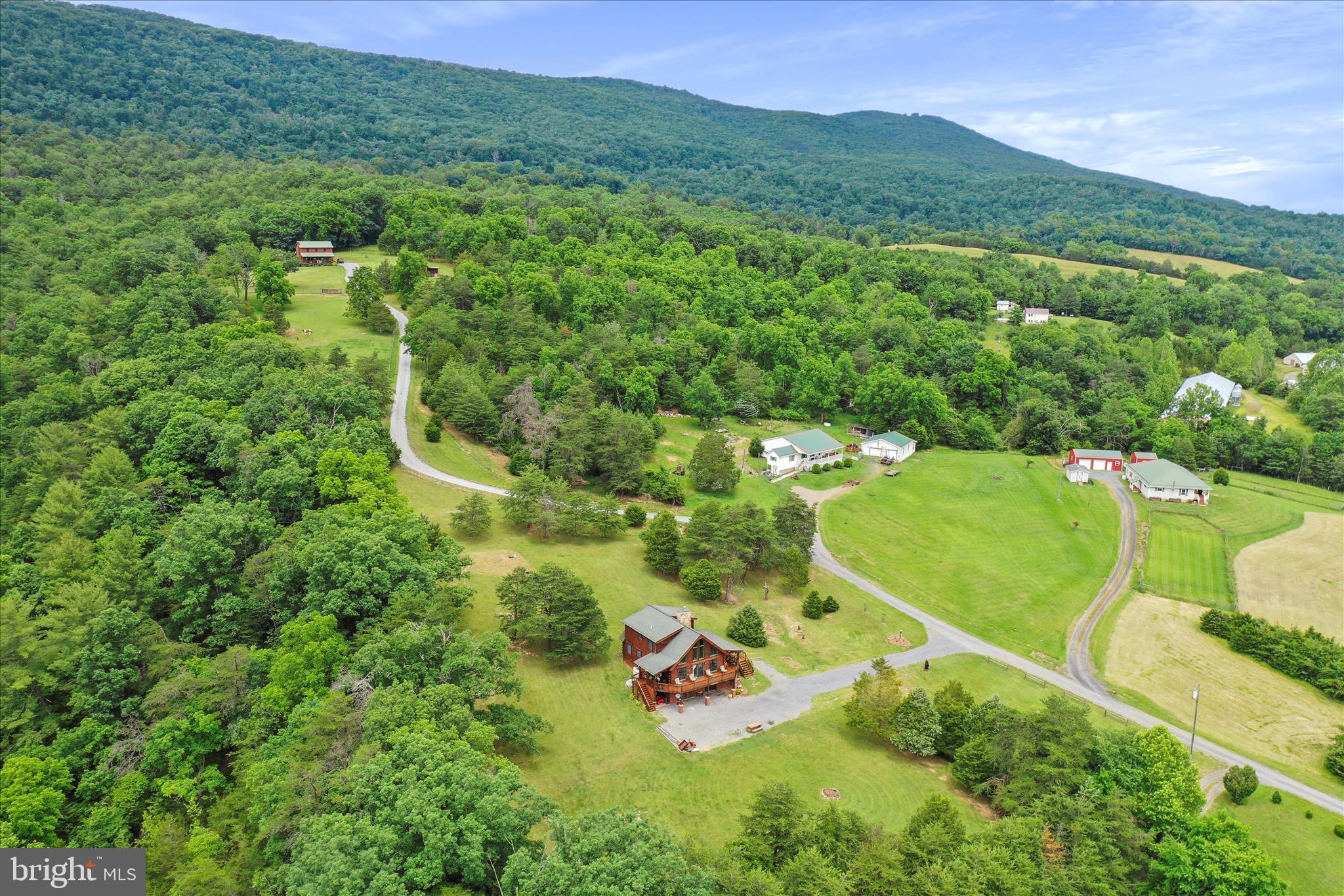 SMOKE HOLE LEGENDS - Residential