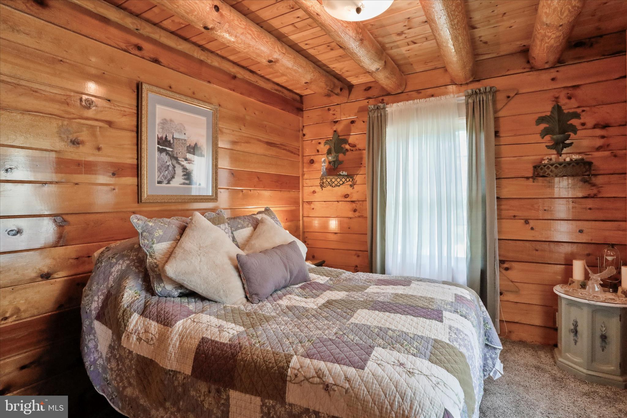 SMOKE HOLE LEGENDS - Residential