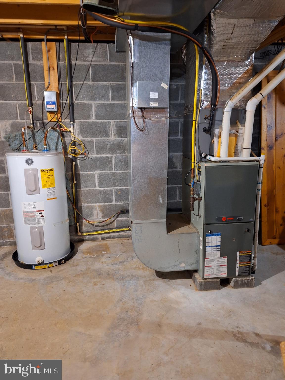 SMOKE HOLE LEGENDS - Residential