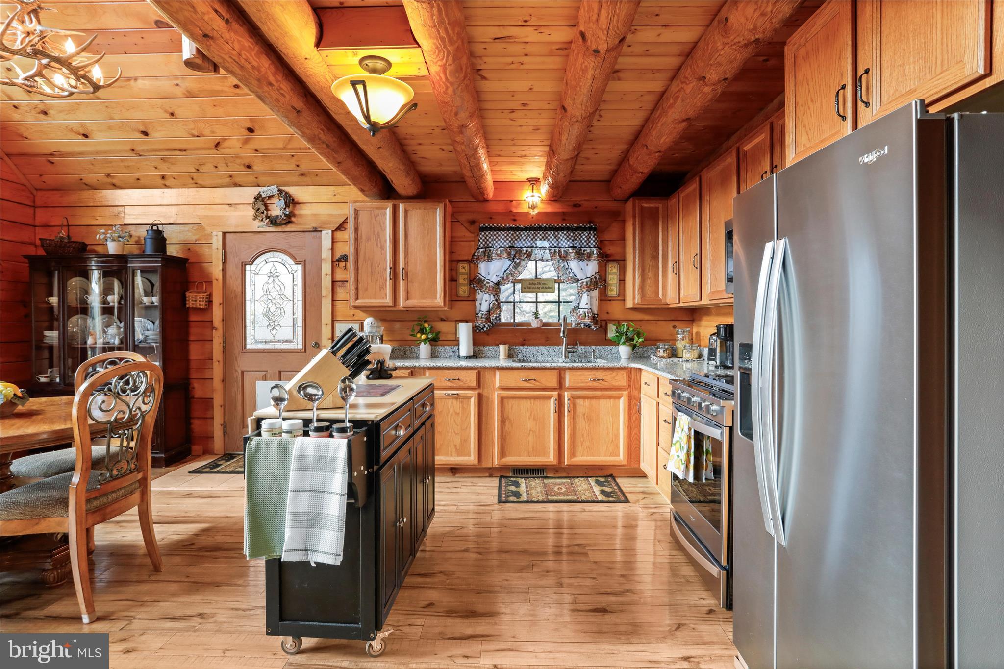 SMOKE HOLE LEGENDS - Residential