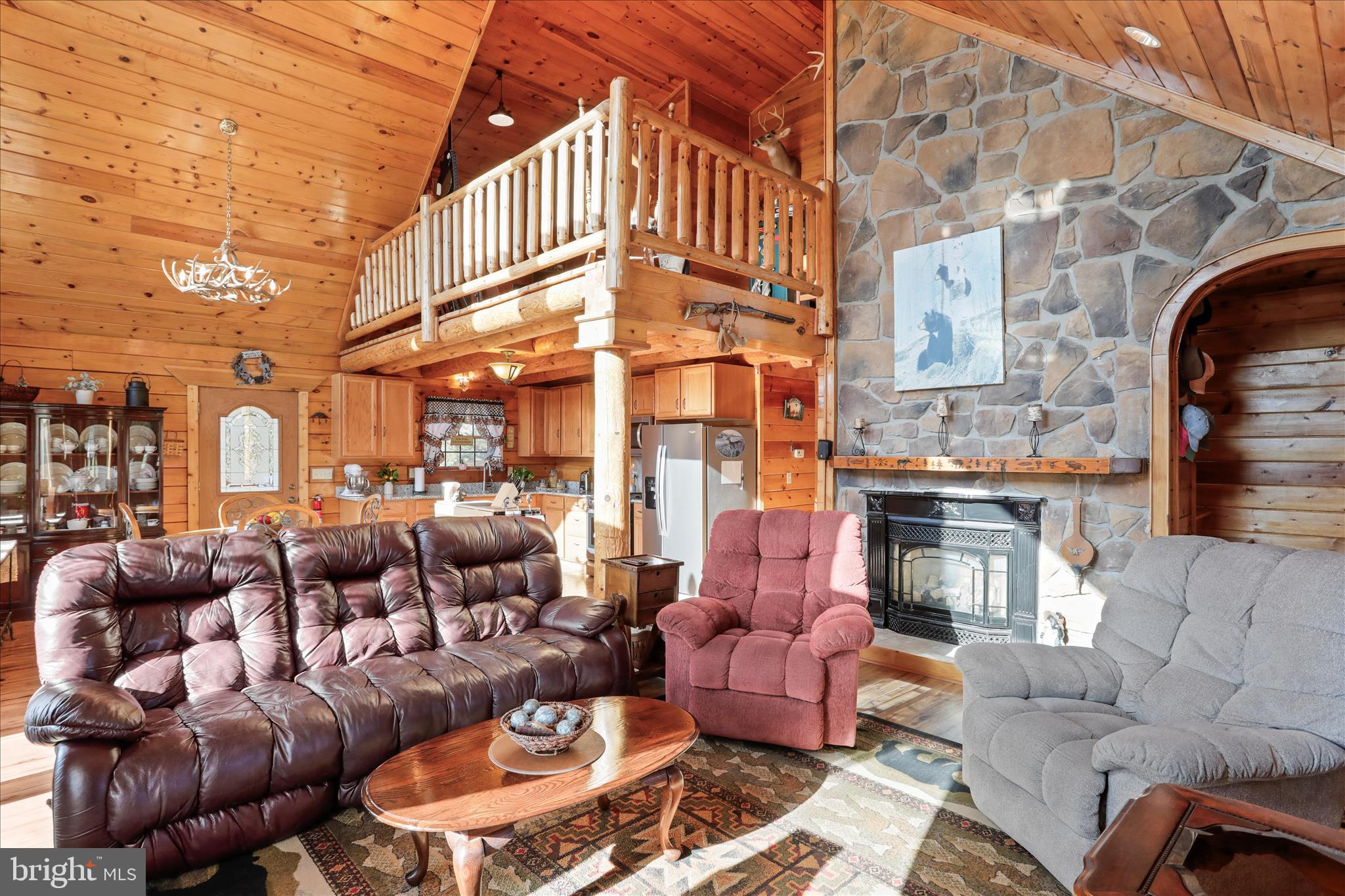 SMOKE HOLE LEGENDS - Residential