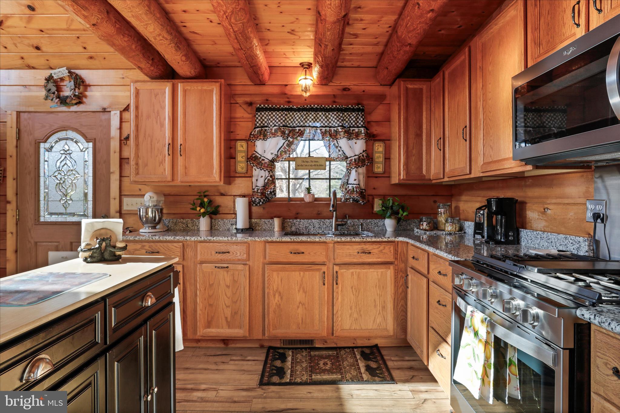 SMOKE HOLE LEGENDS - Residential