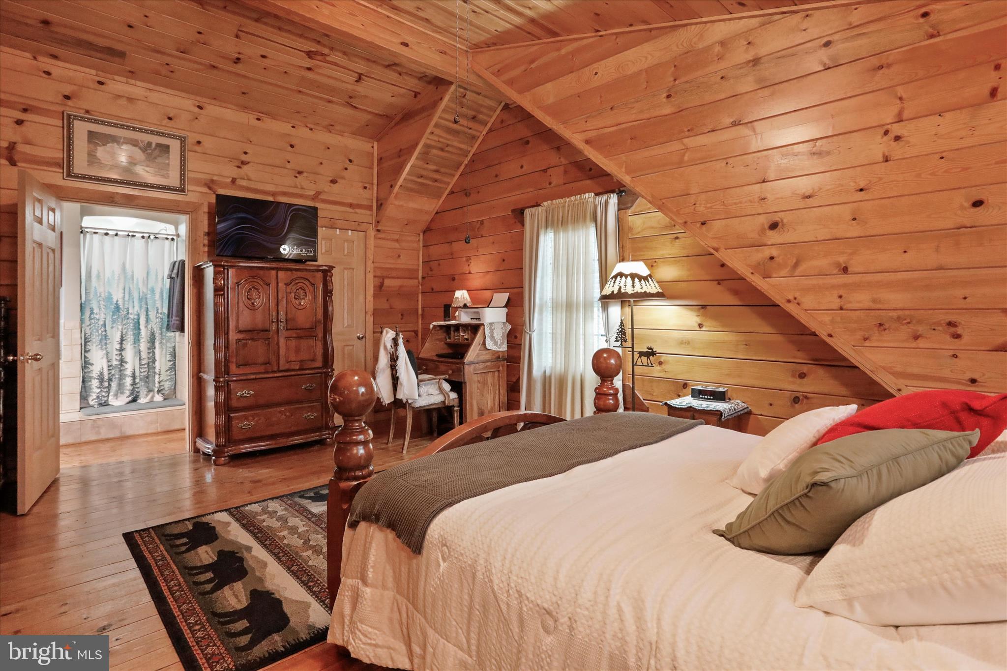 SMOKE HOLE LEGENDS - Residential