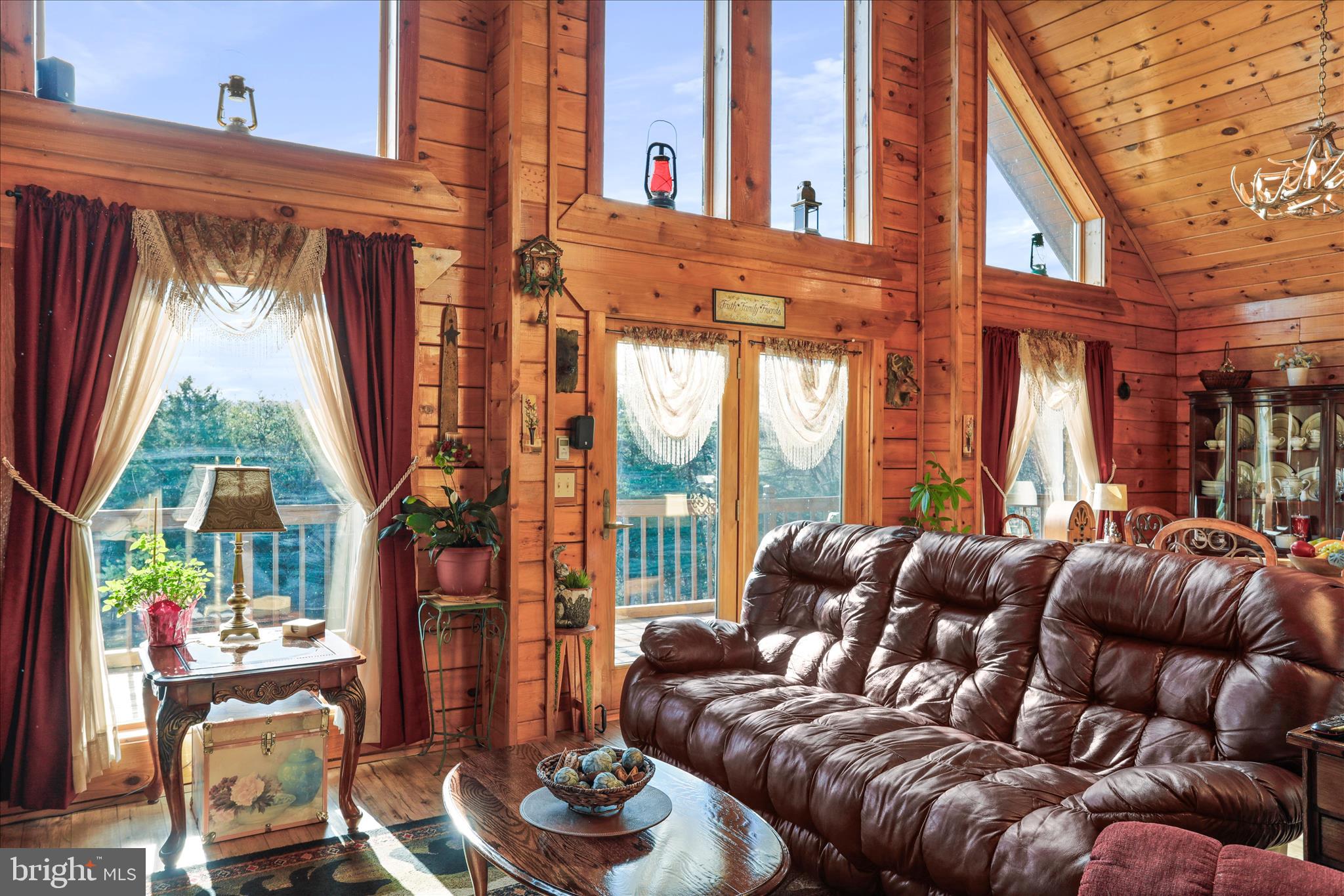 SMOKE HOLE LEGENDS - Residential