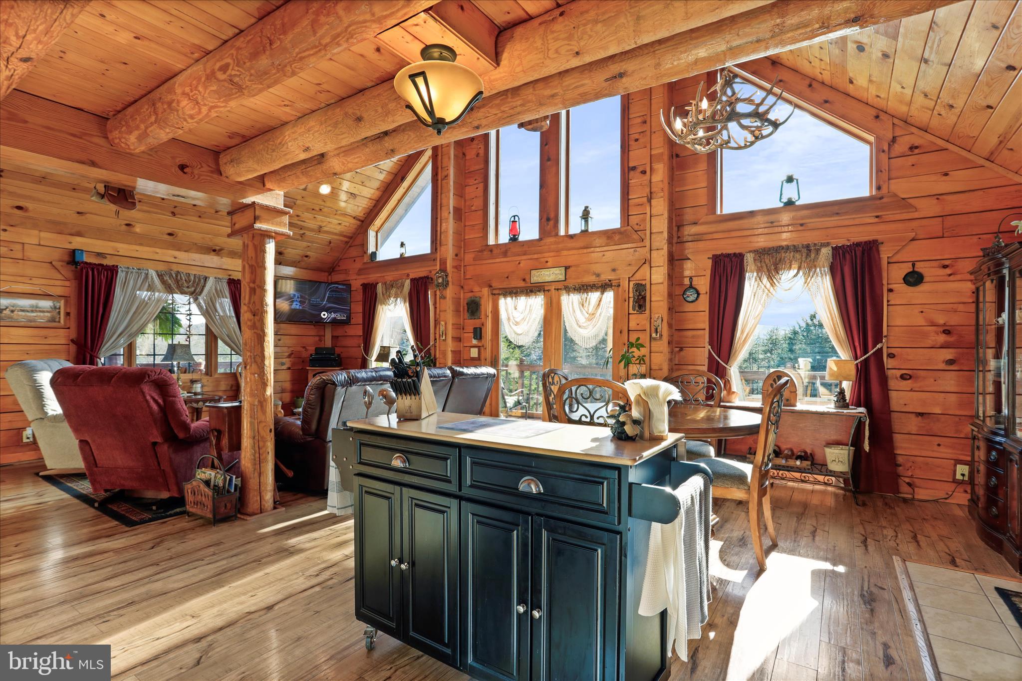 SMOKE HOLE LEGENDS - Residential