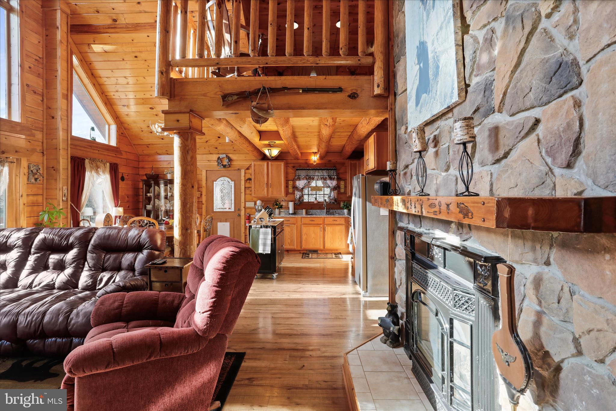 SMOKE HOLE LEGENDS - Residential