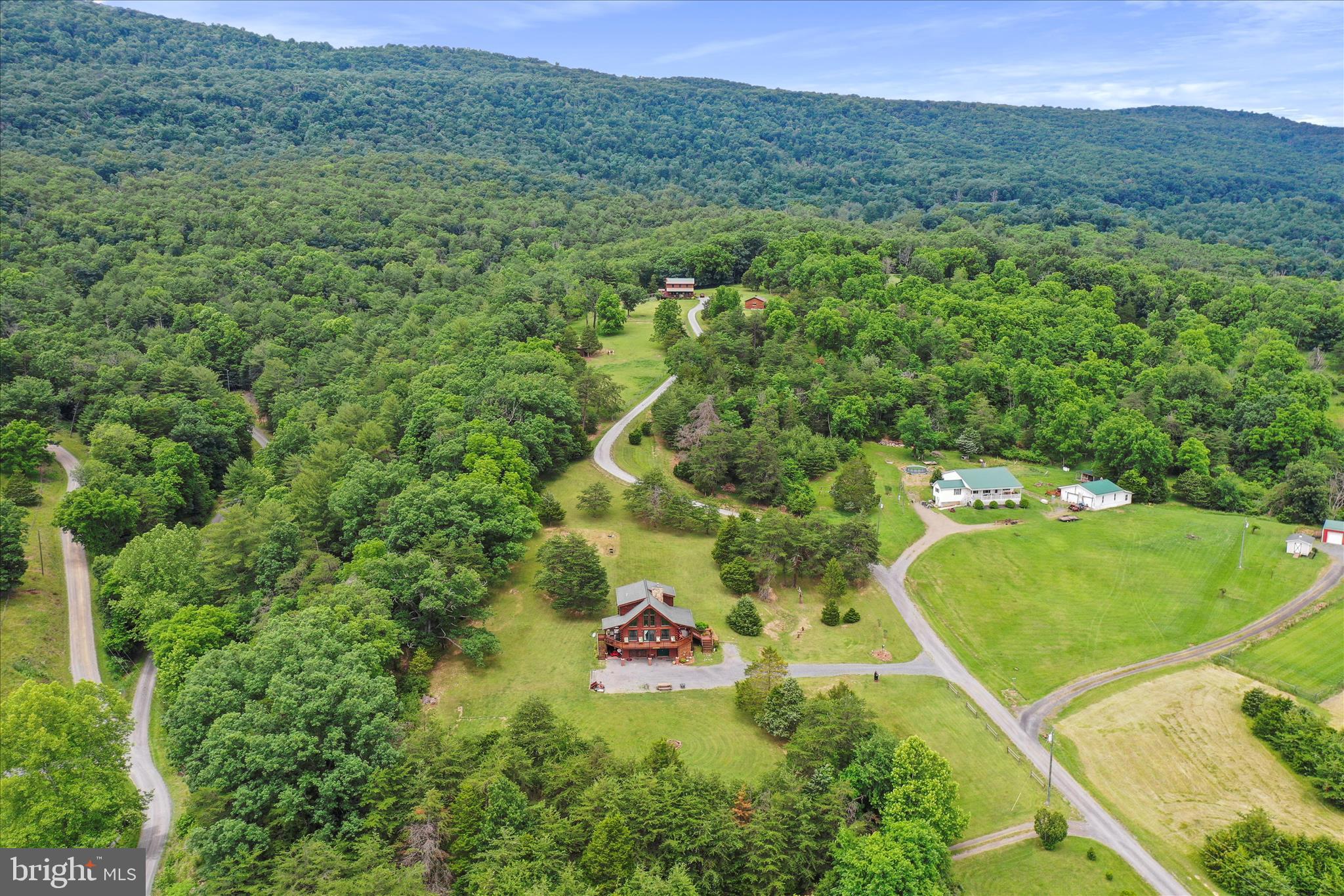 SMOKE HOLE LEGENDS - Residential