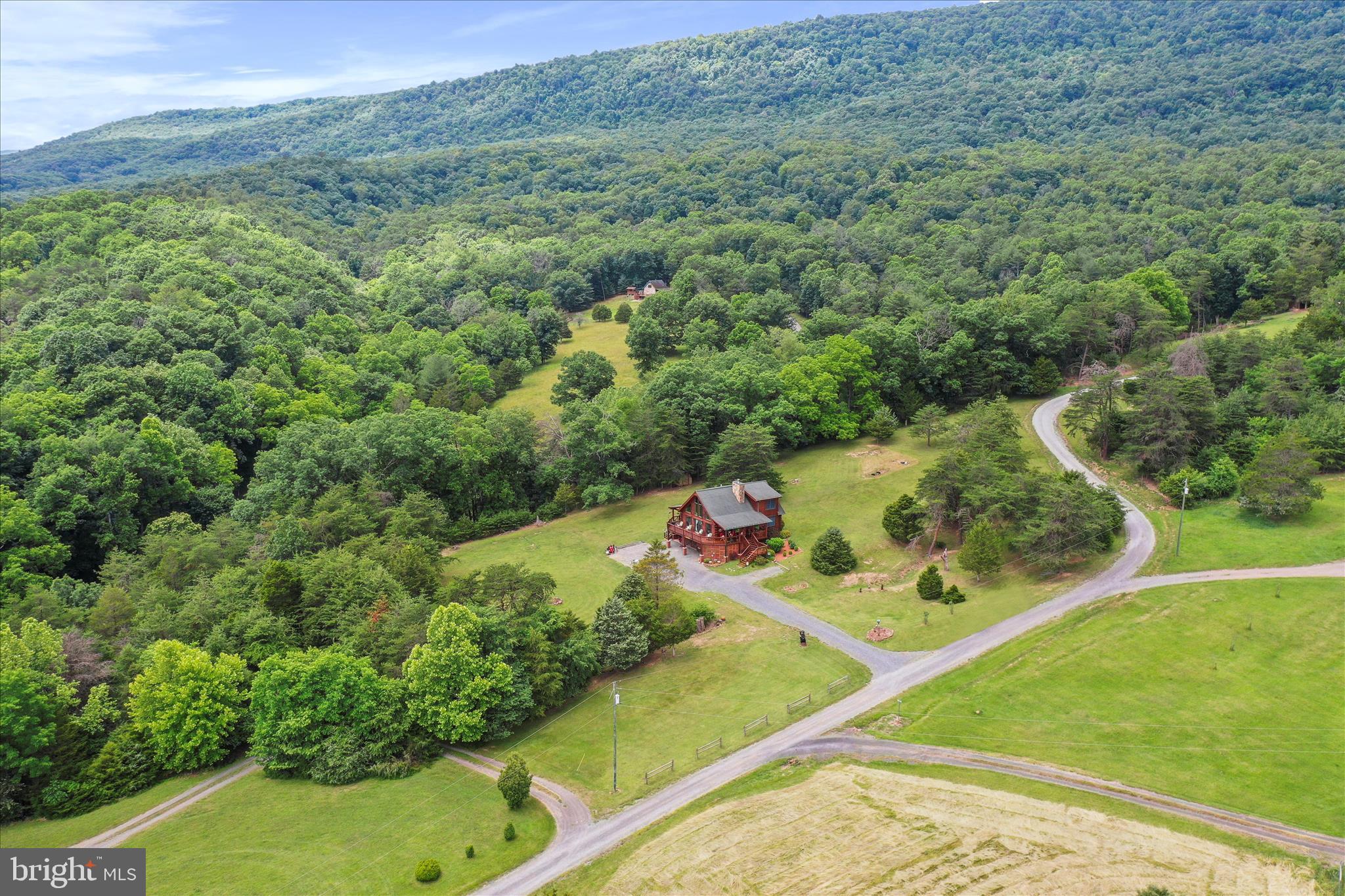 SMOKE HOLE LEGENDS - Residential