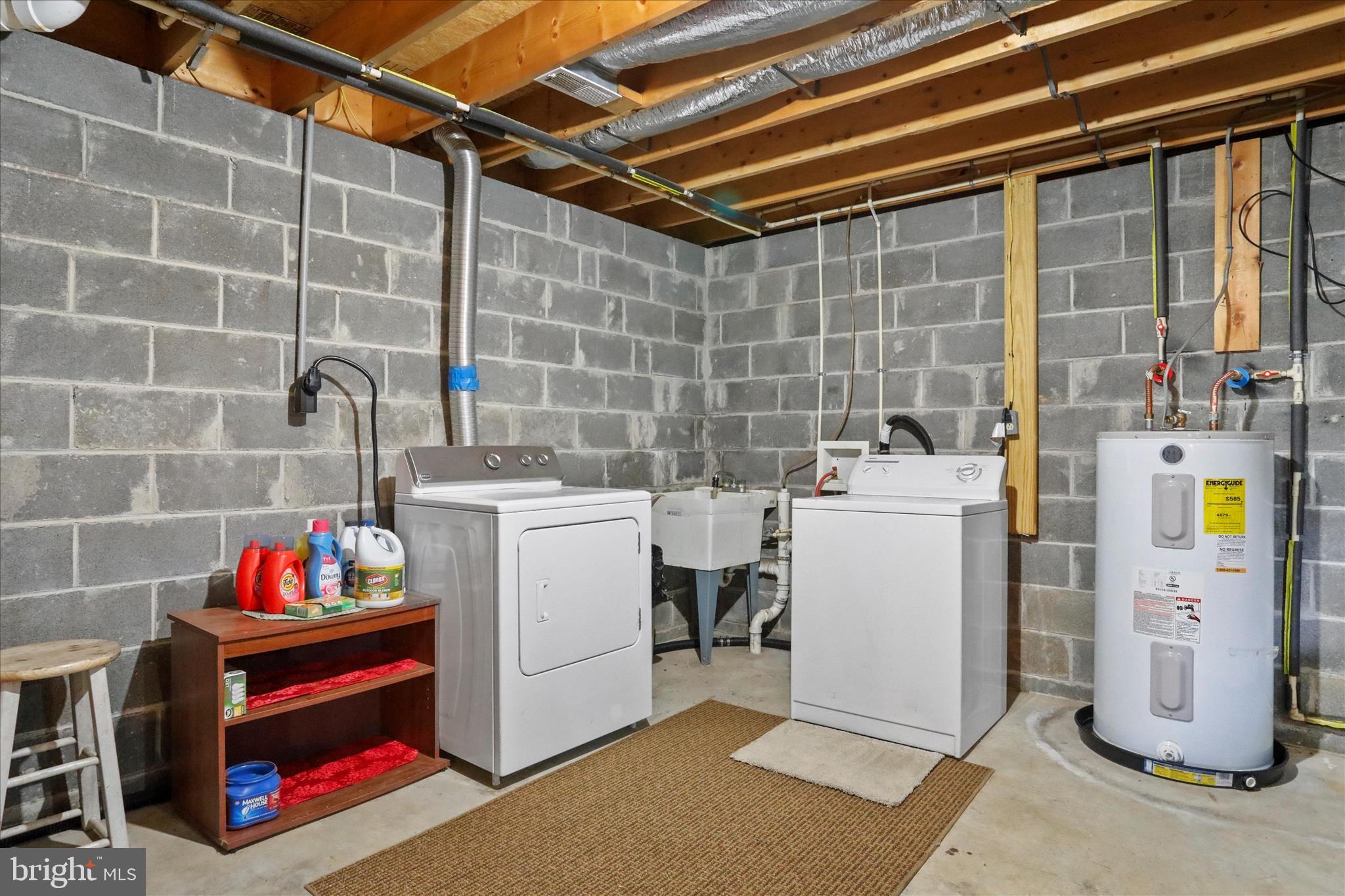 SMOKE HOLE LEGENDS - Residential