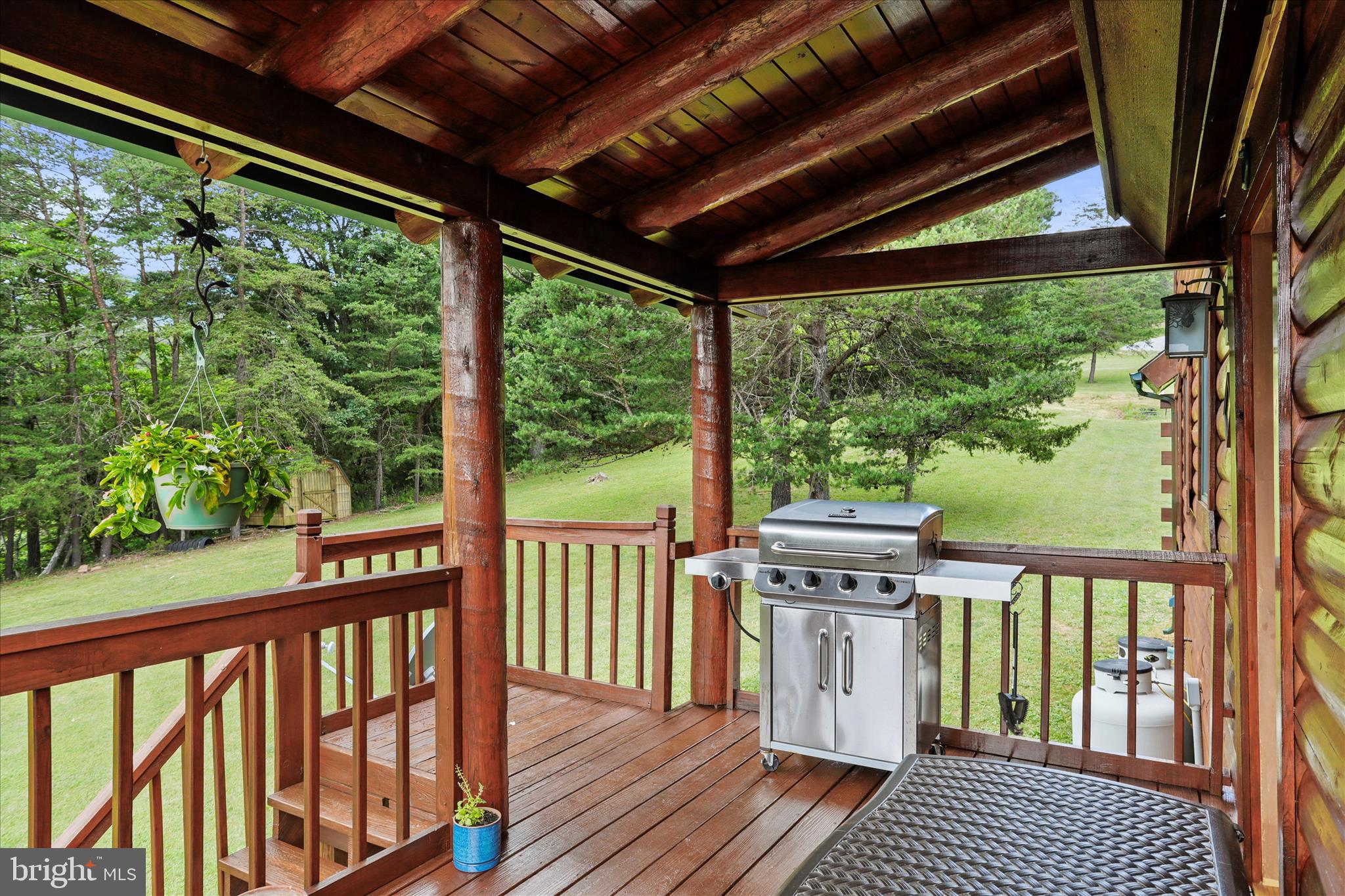 SMOKE HOLE LEGENDS - Residential