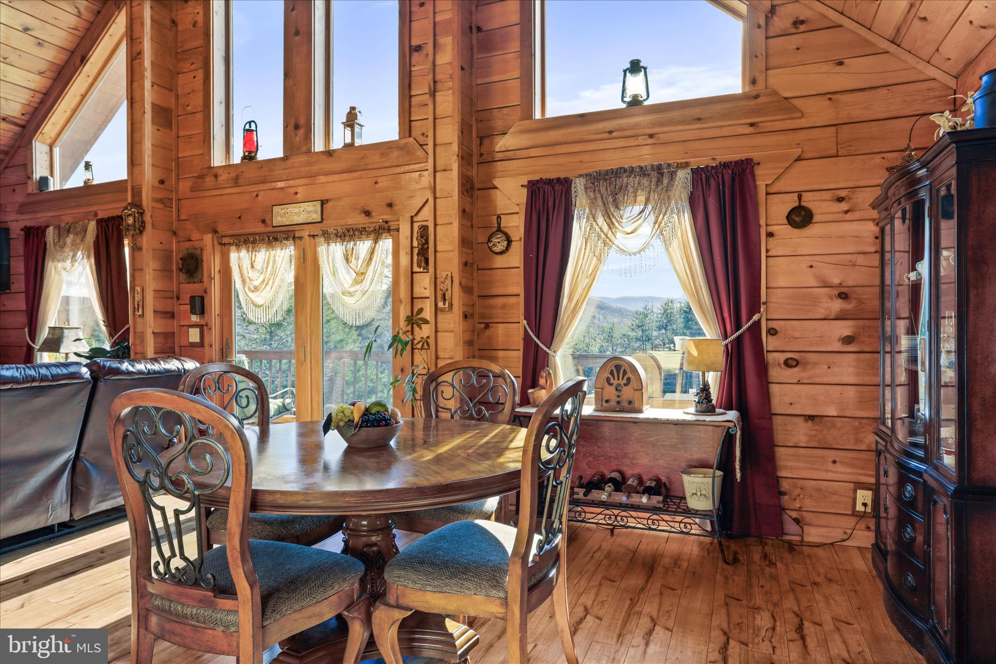 SMOKE HOLE LEGENDS - Residential