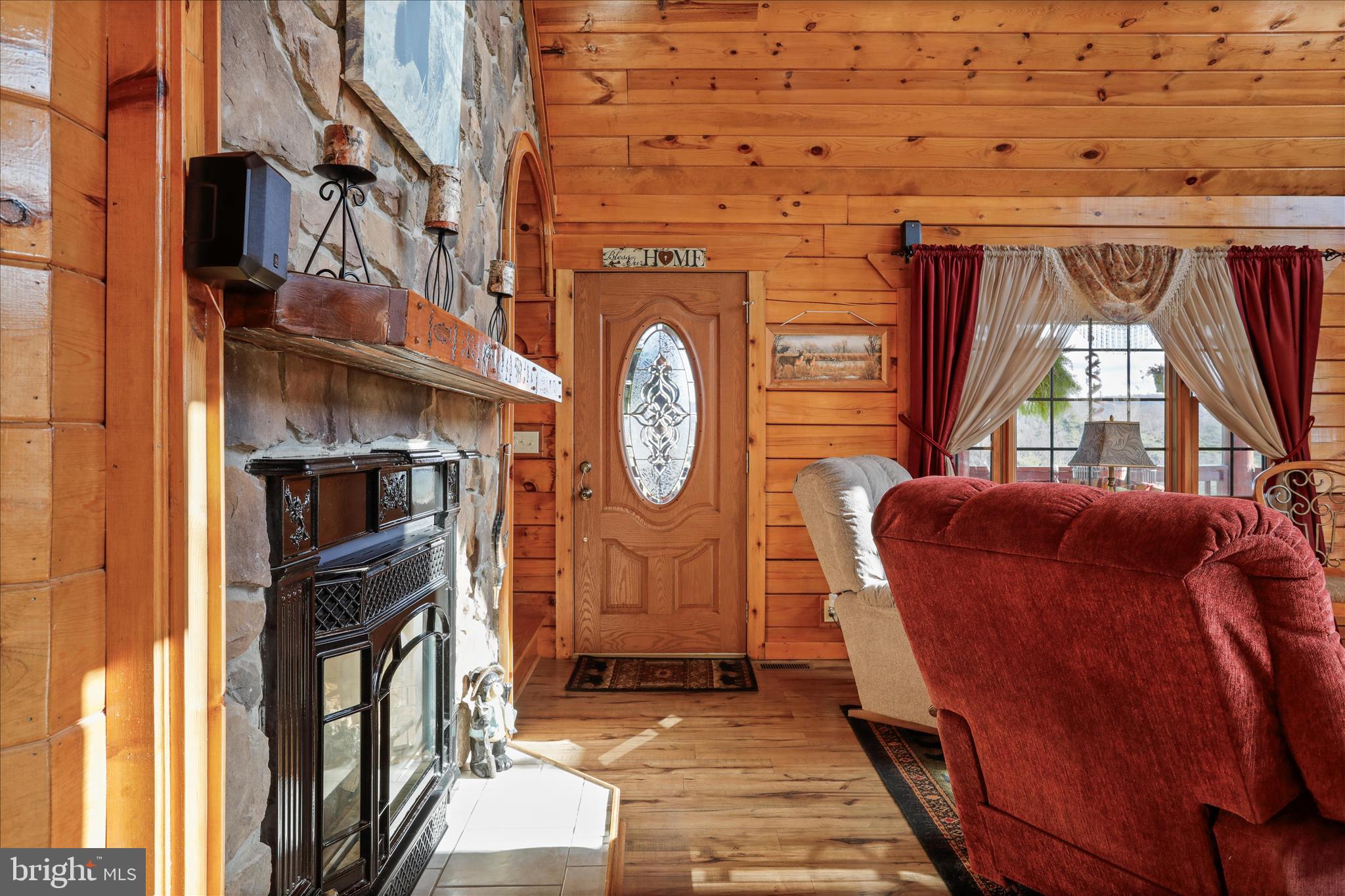 SMOKE HOLE LEGENDS - Residential